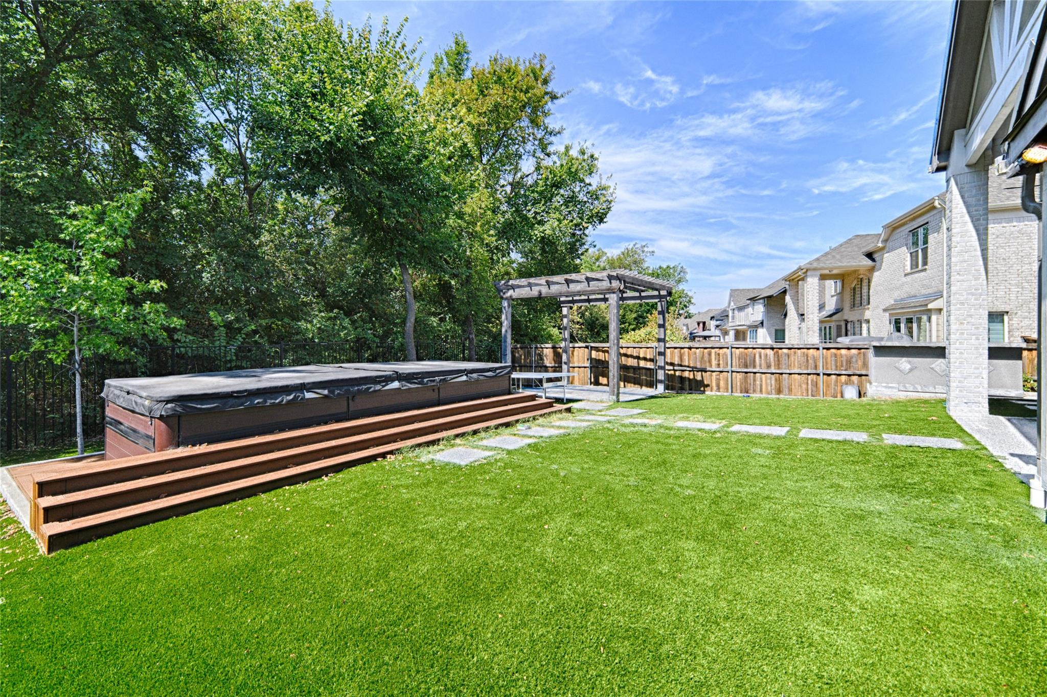 main property photo 32