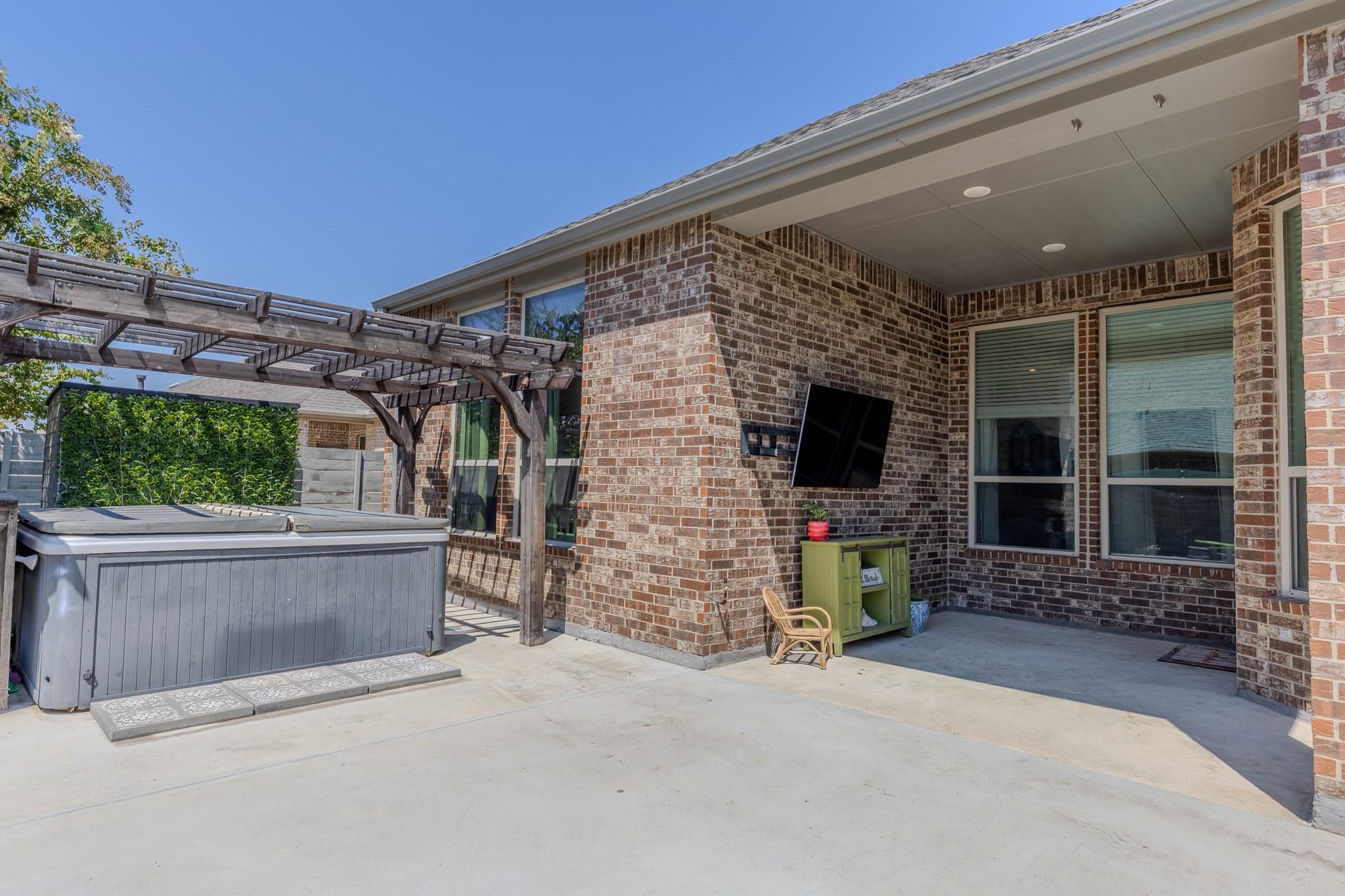 main property photo 27