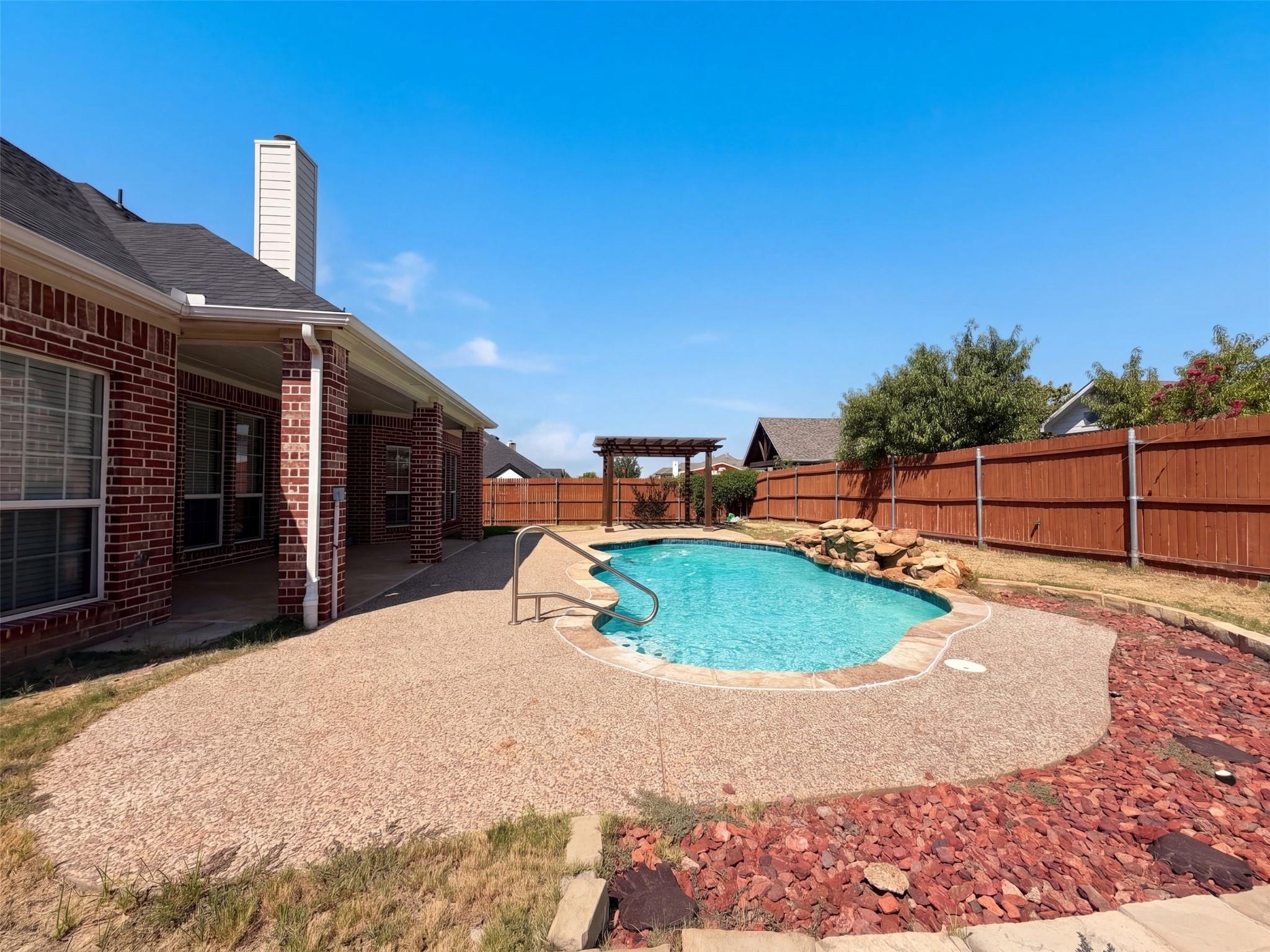 main property photo 26