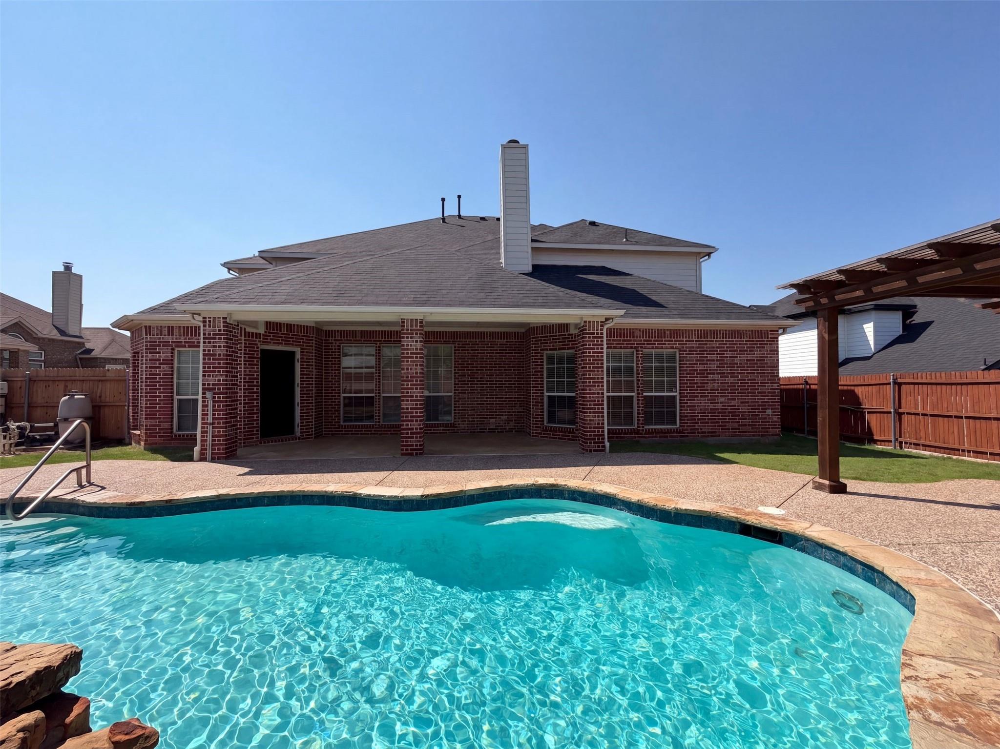 main property photo 4
