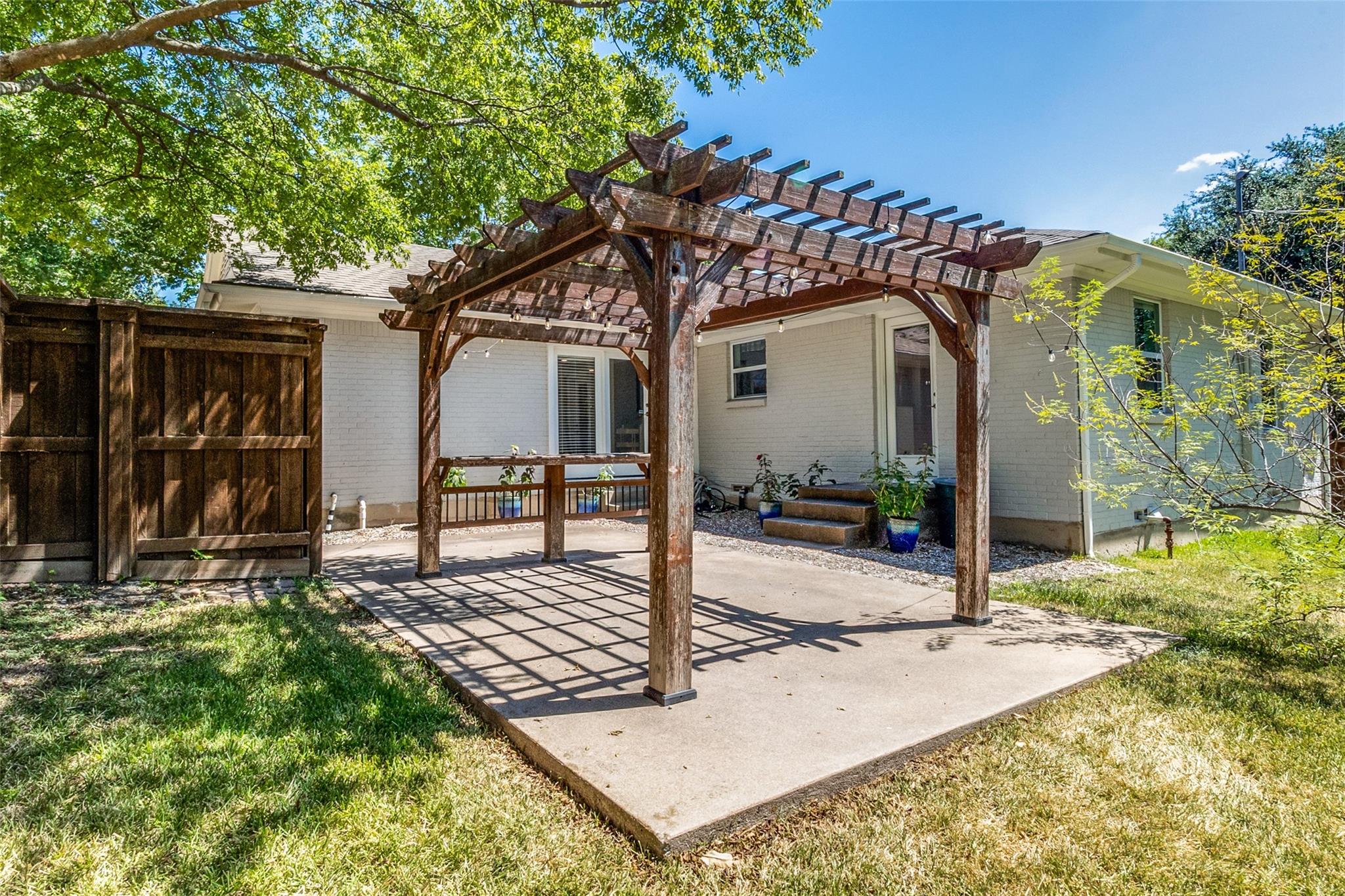 main property photo 31
