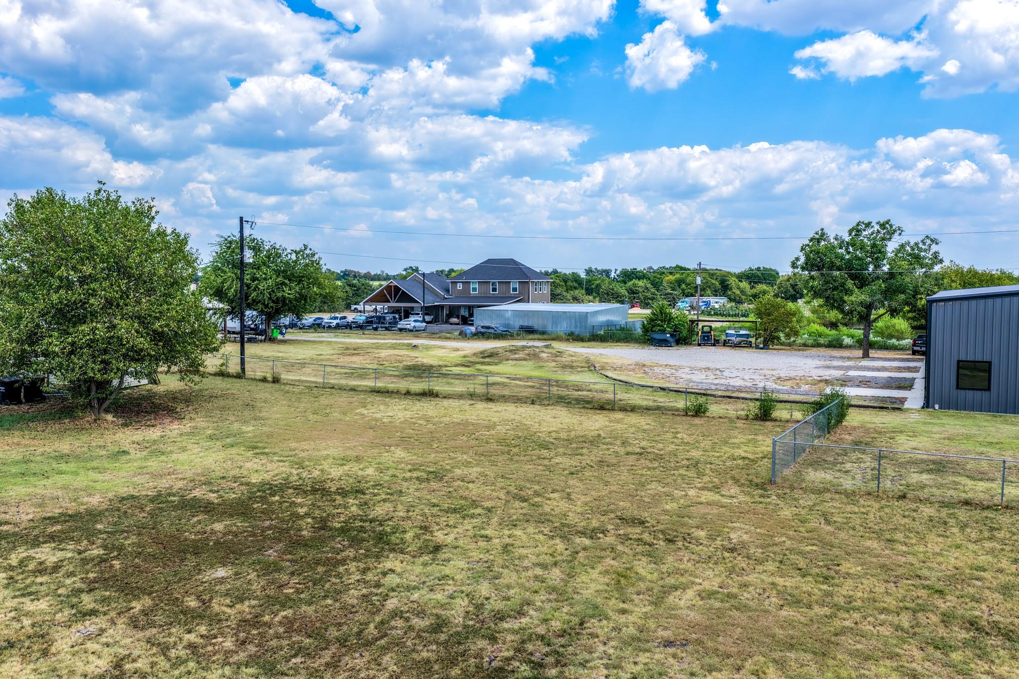 main property photo 13