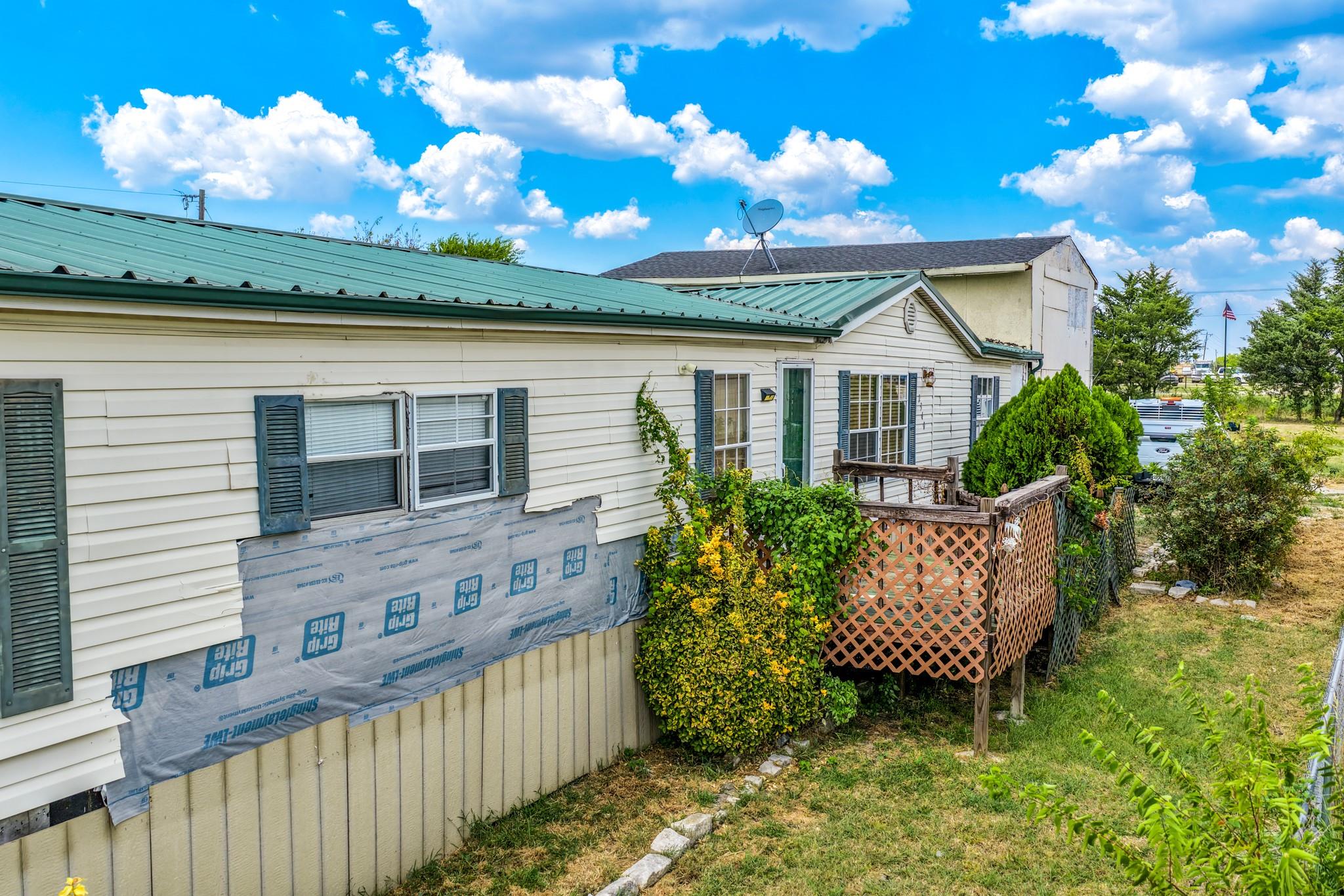 main property photo 18