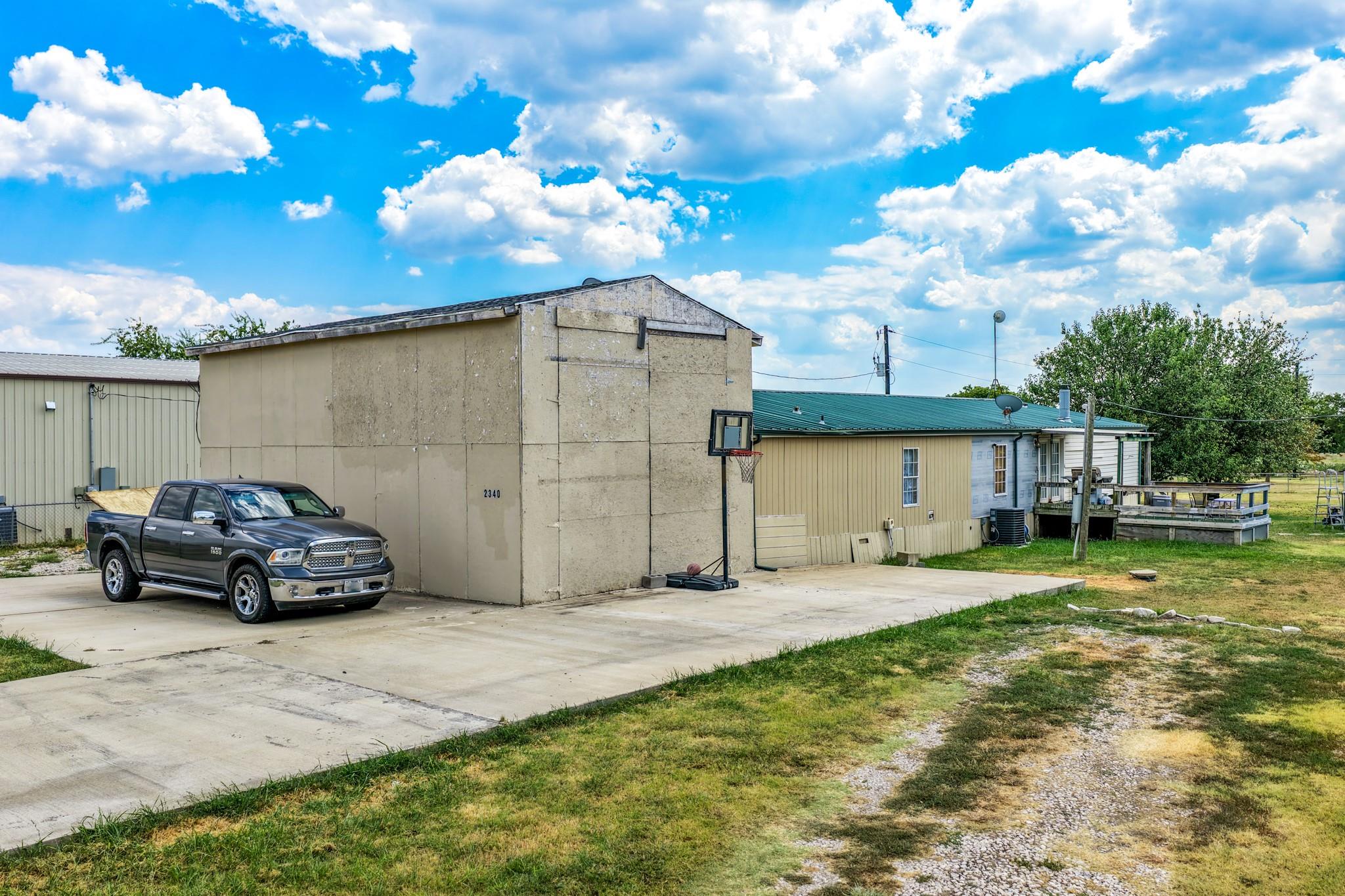 main property photo 24