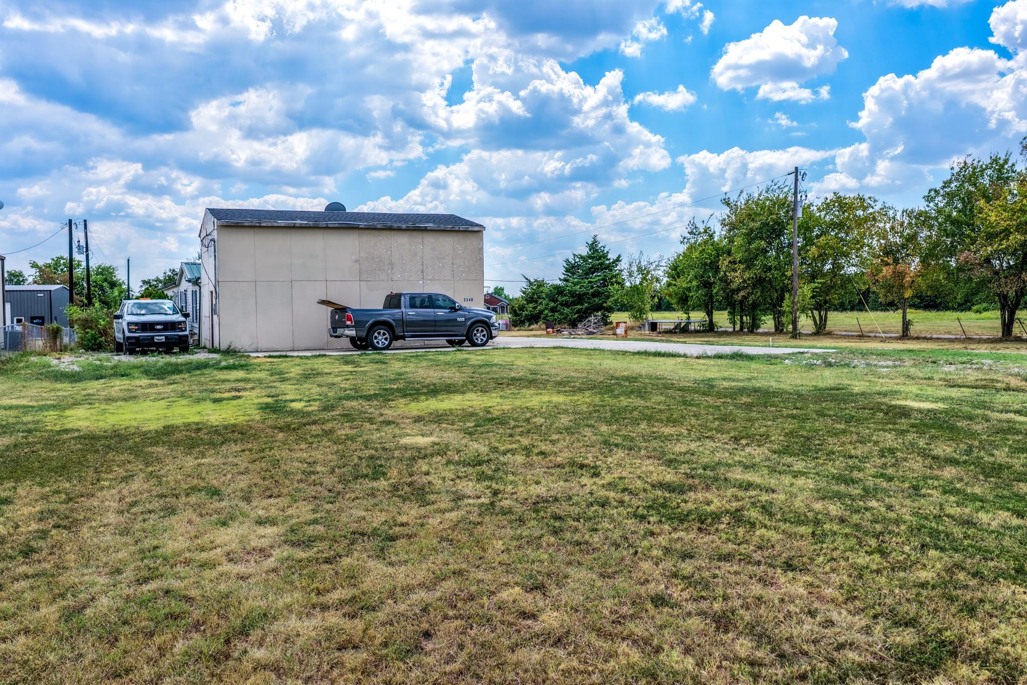 main property photo 30