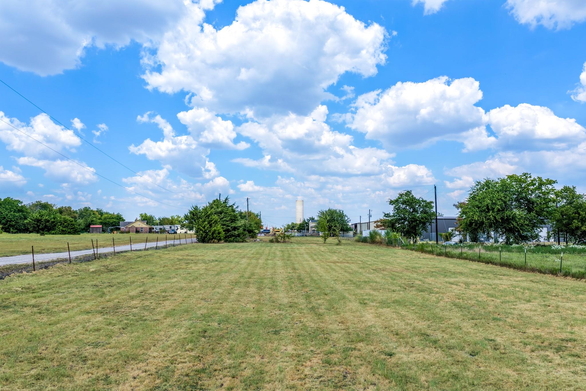 main property photo 9