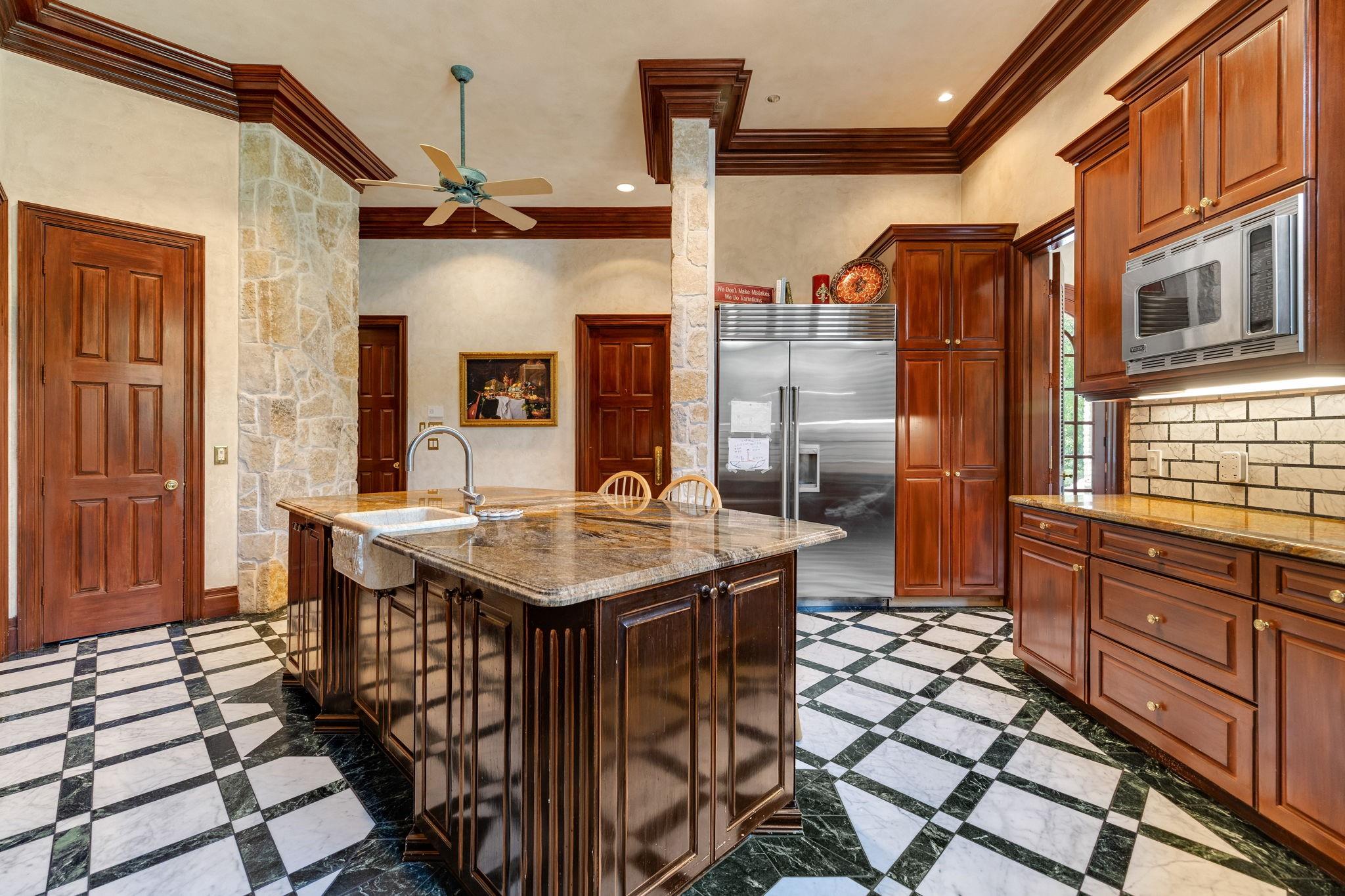 main property photo 10
