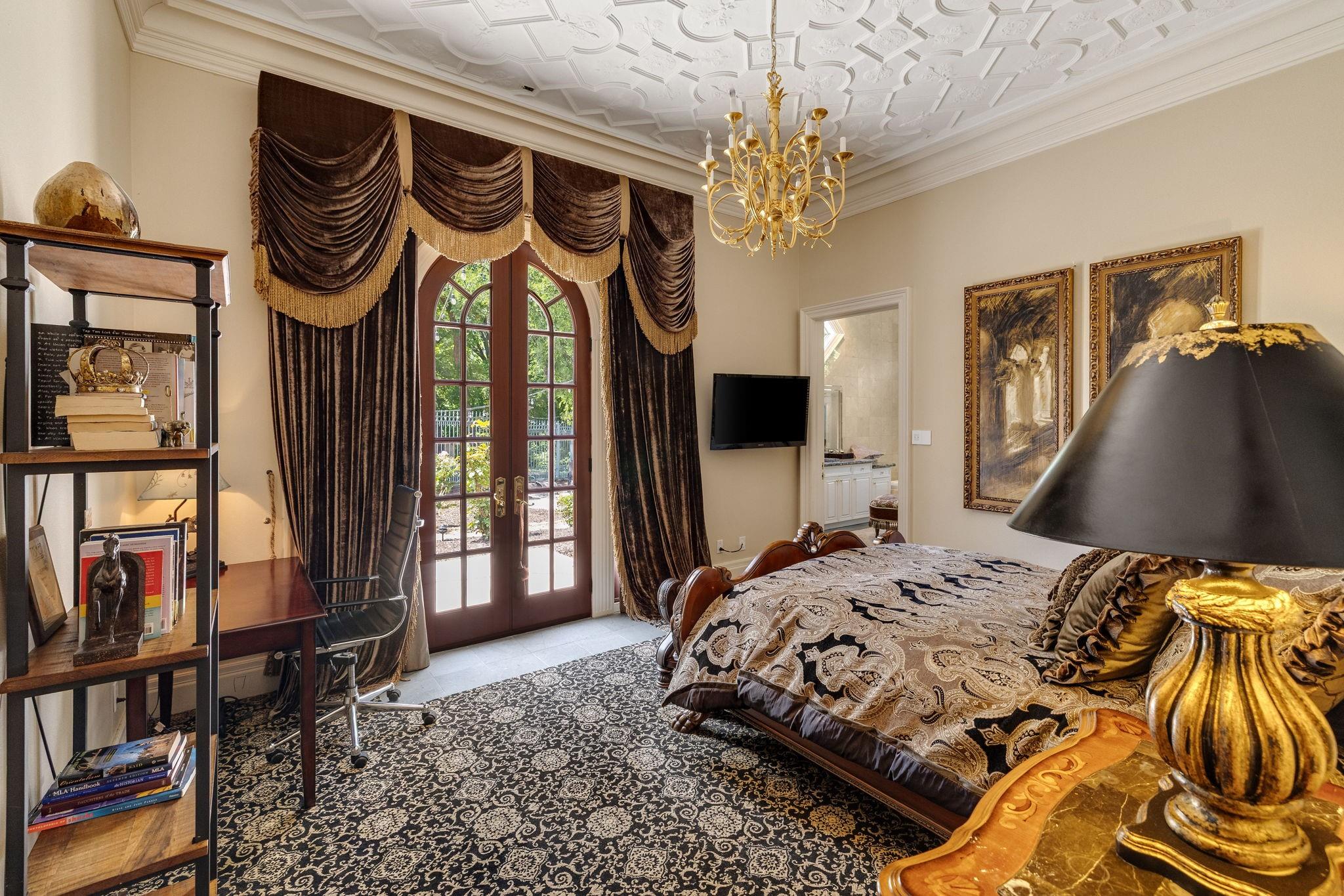 main property photo 18
