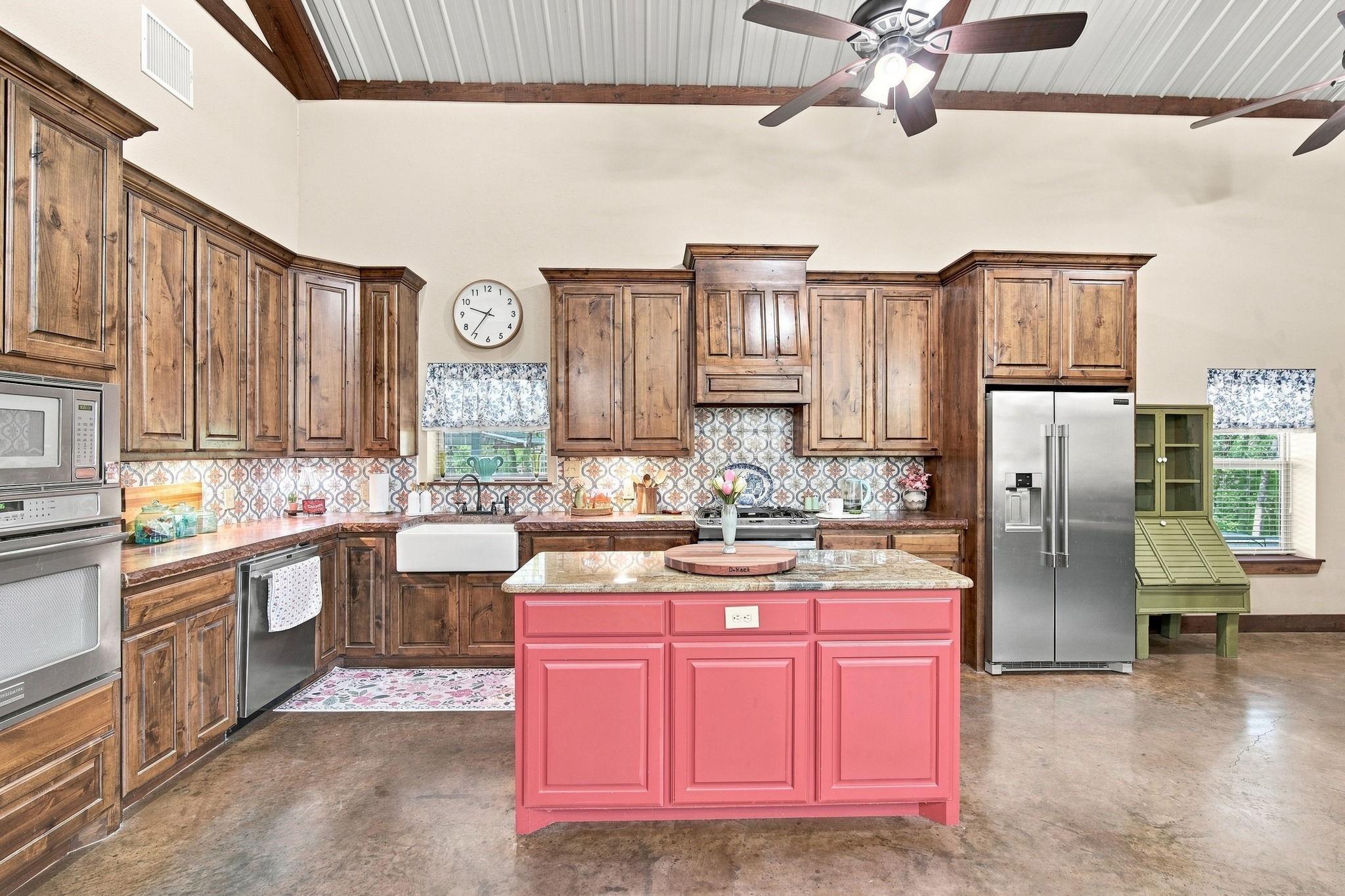 main property photo 6