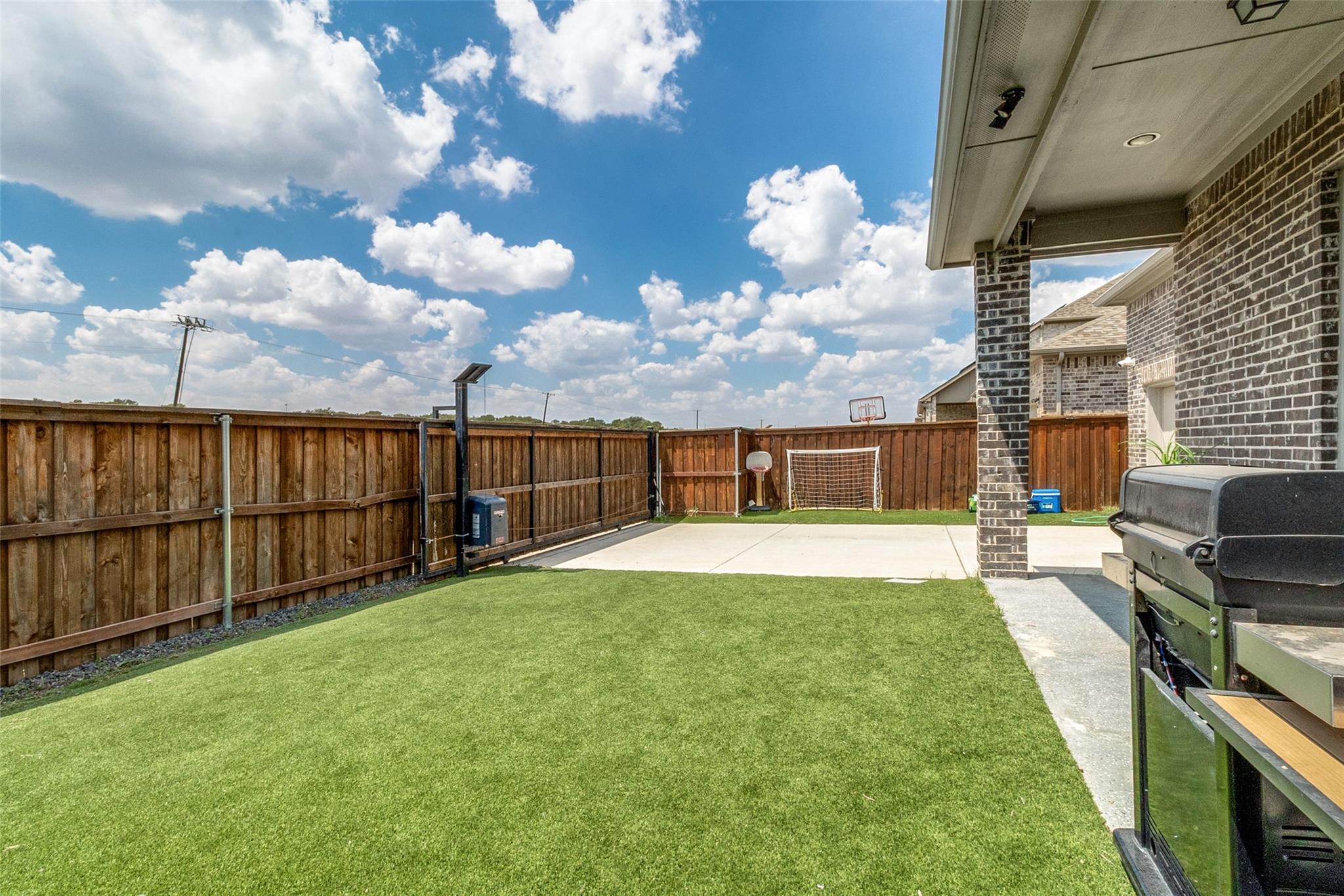 main property photo 31