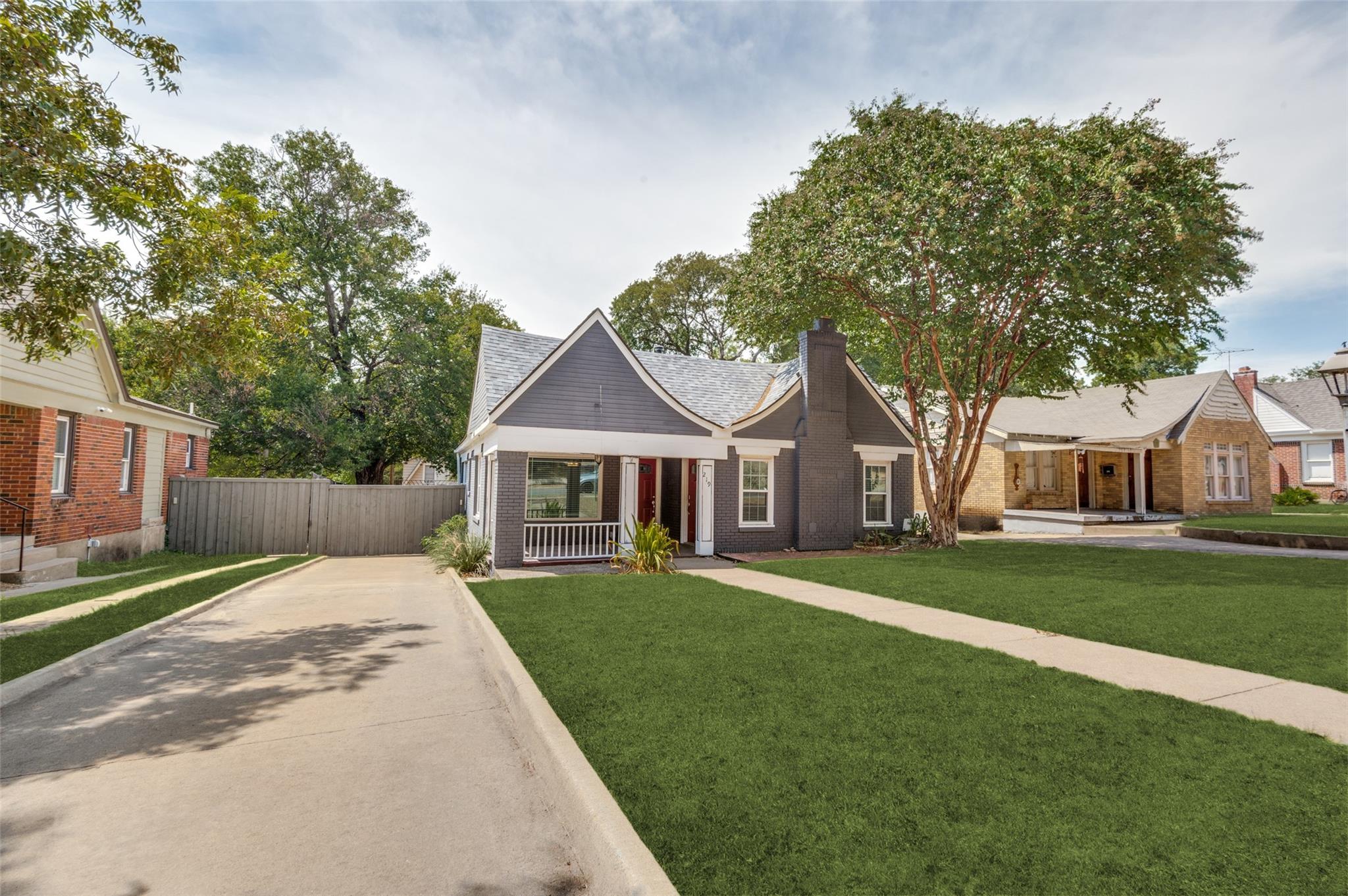 main property photo 35