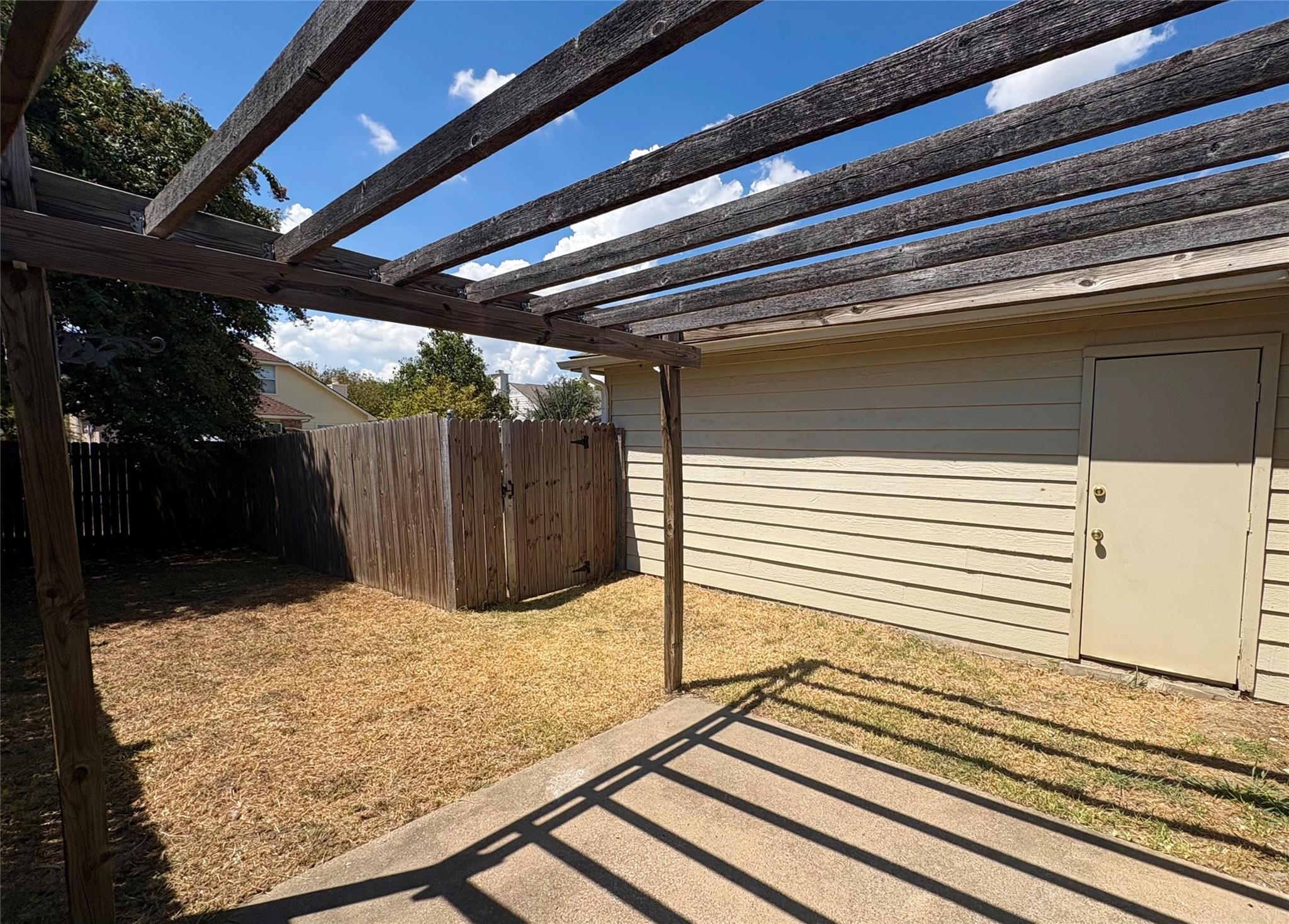 main property photo 13