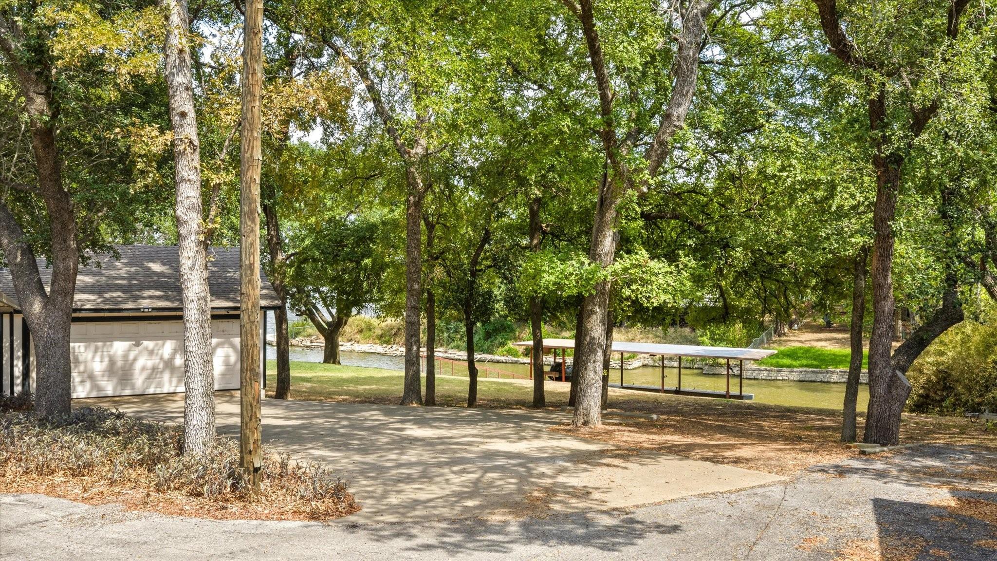 main property photo 34