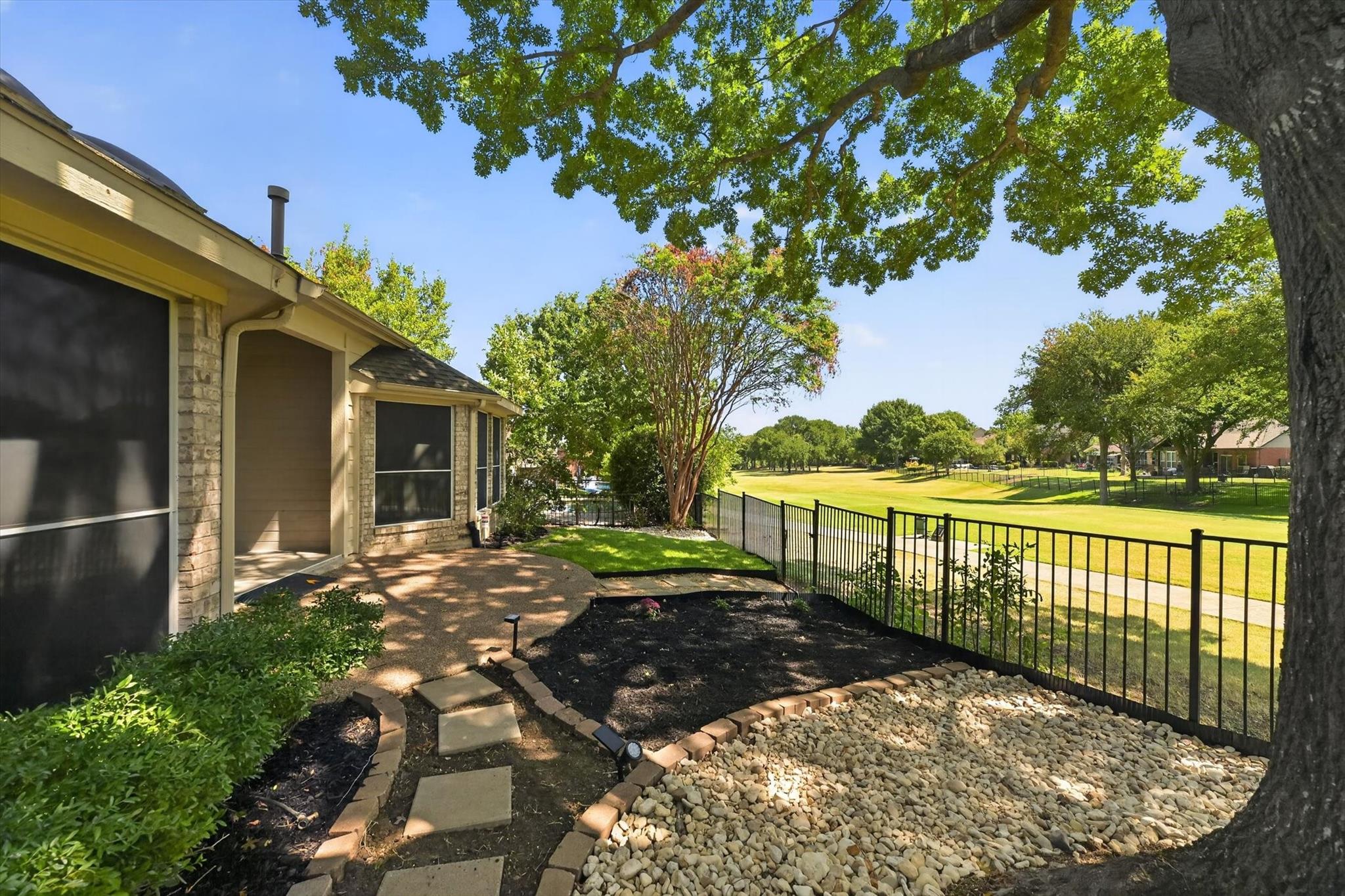 main property photo 23