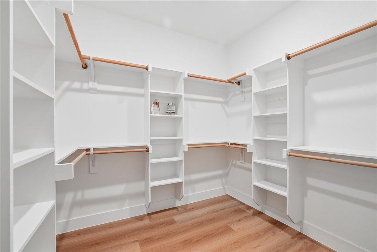 property viewer photo 25