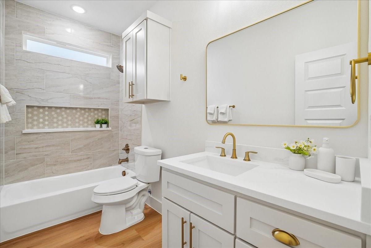 property viewer photo 7