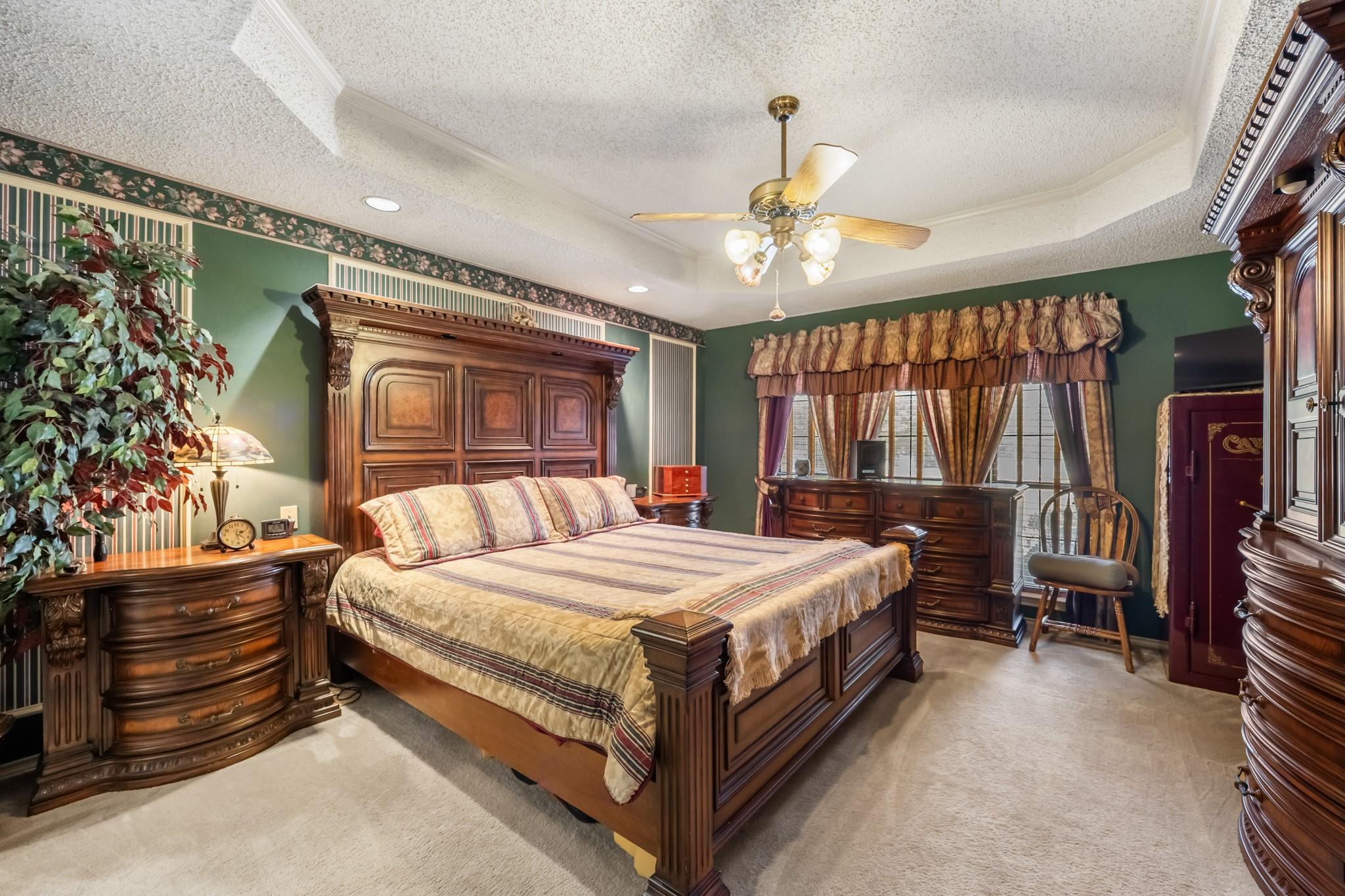 main property photo 13