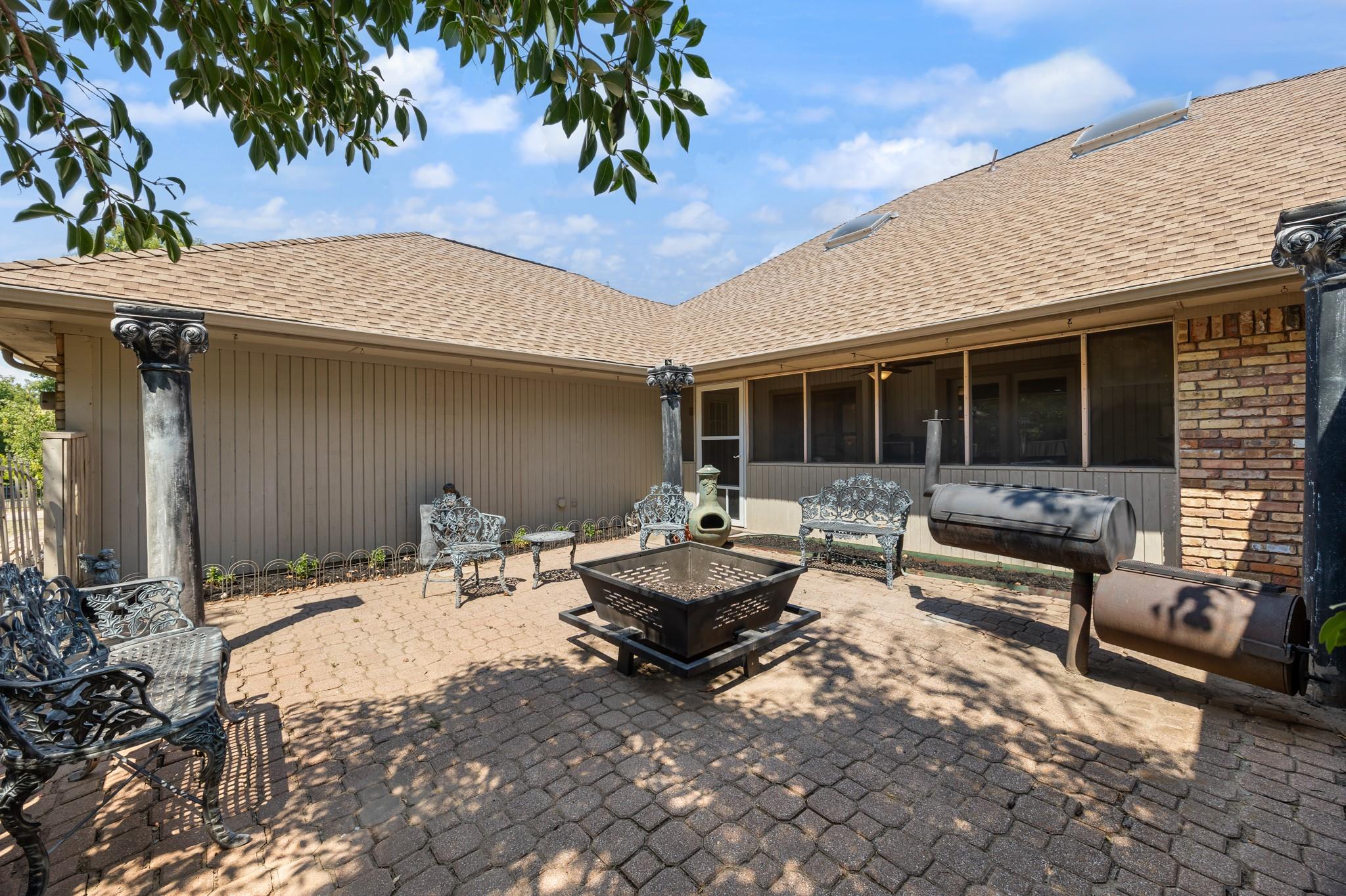 main property photo 22