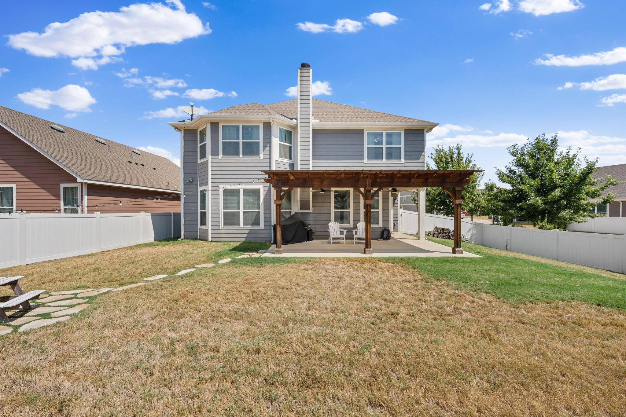 main property photo 27
