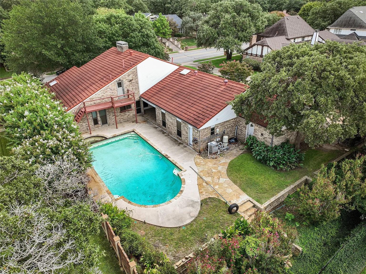 main property photo 3