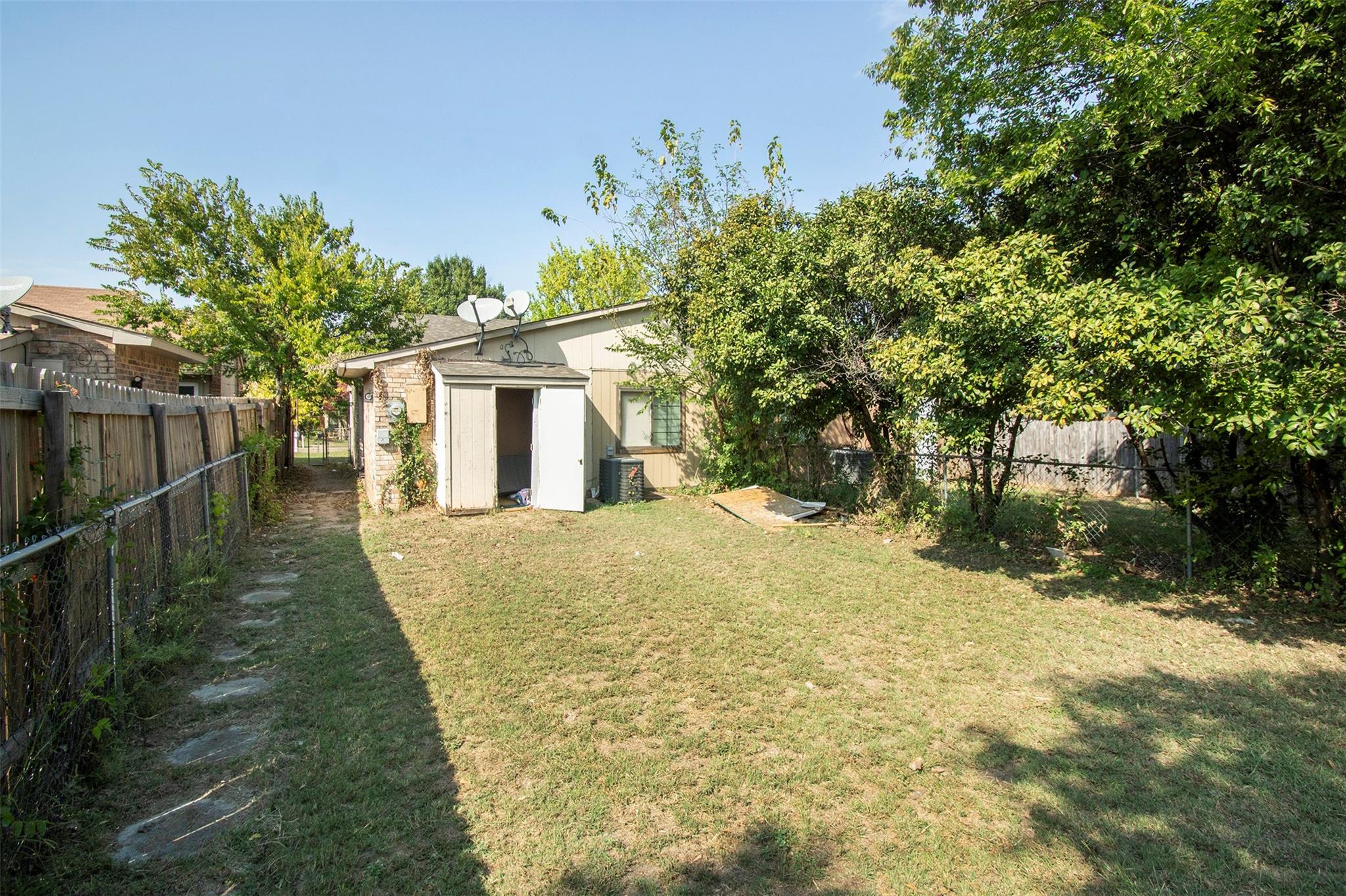 main property photo 11