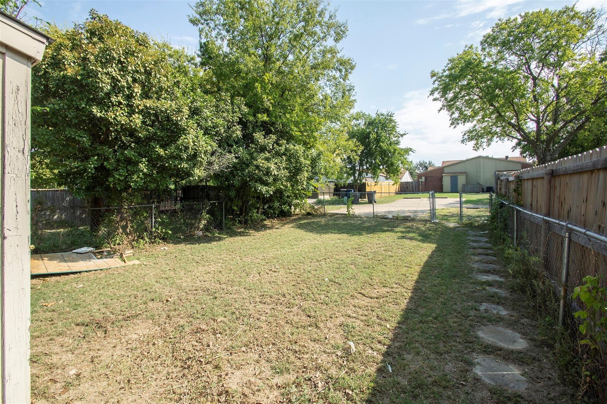 main property photo 13