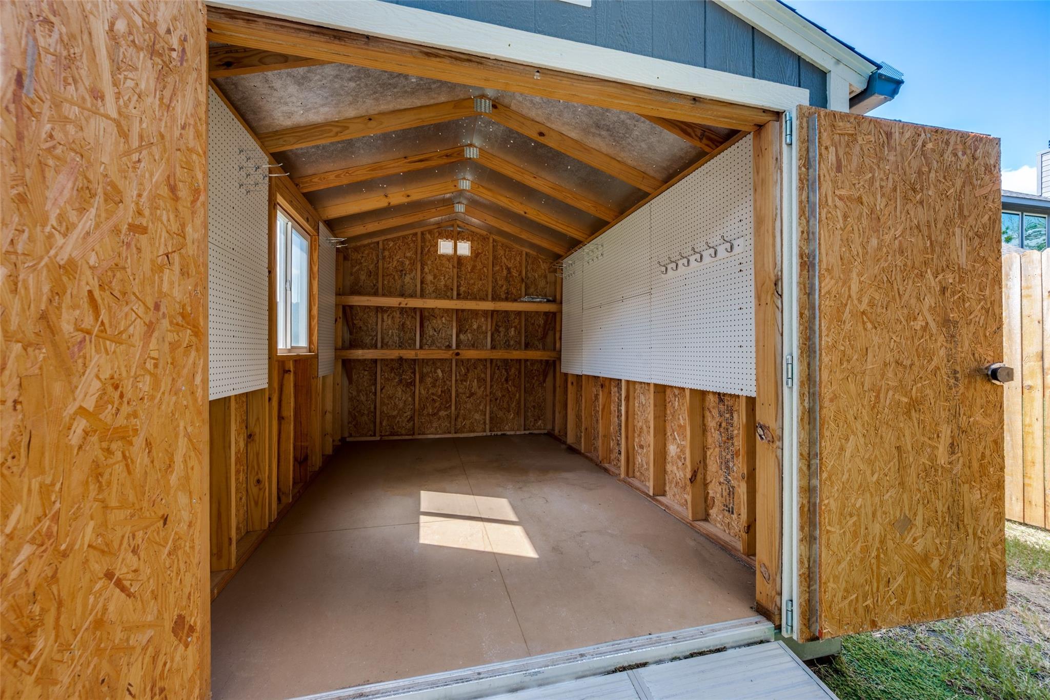 main property photo 23