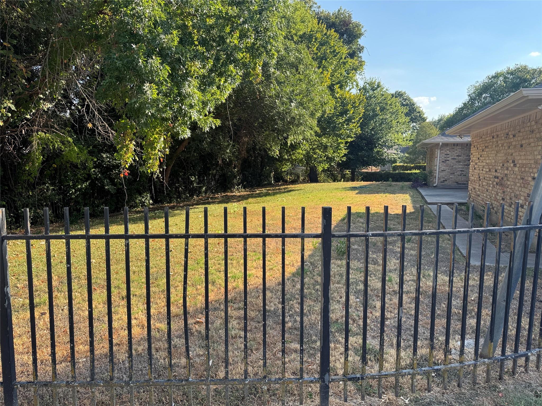 main property photo 10