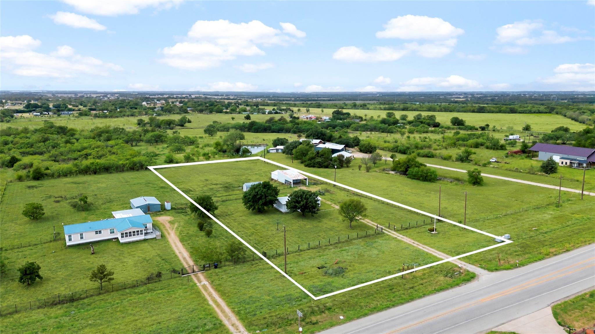main property photo 3