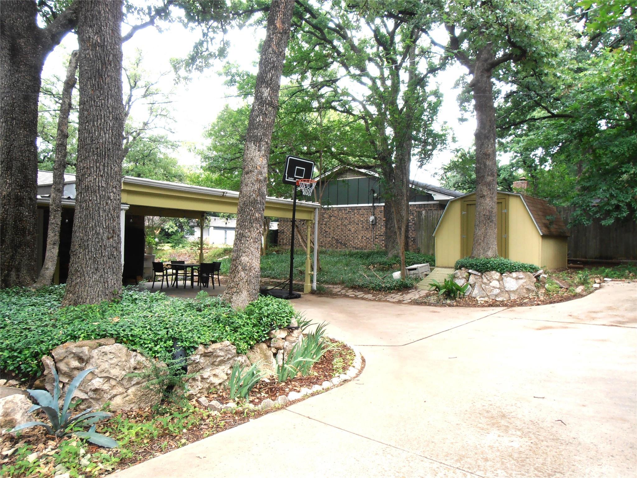 main property photo 6