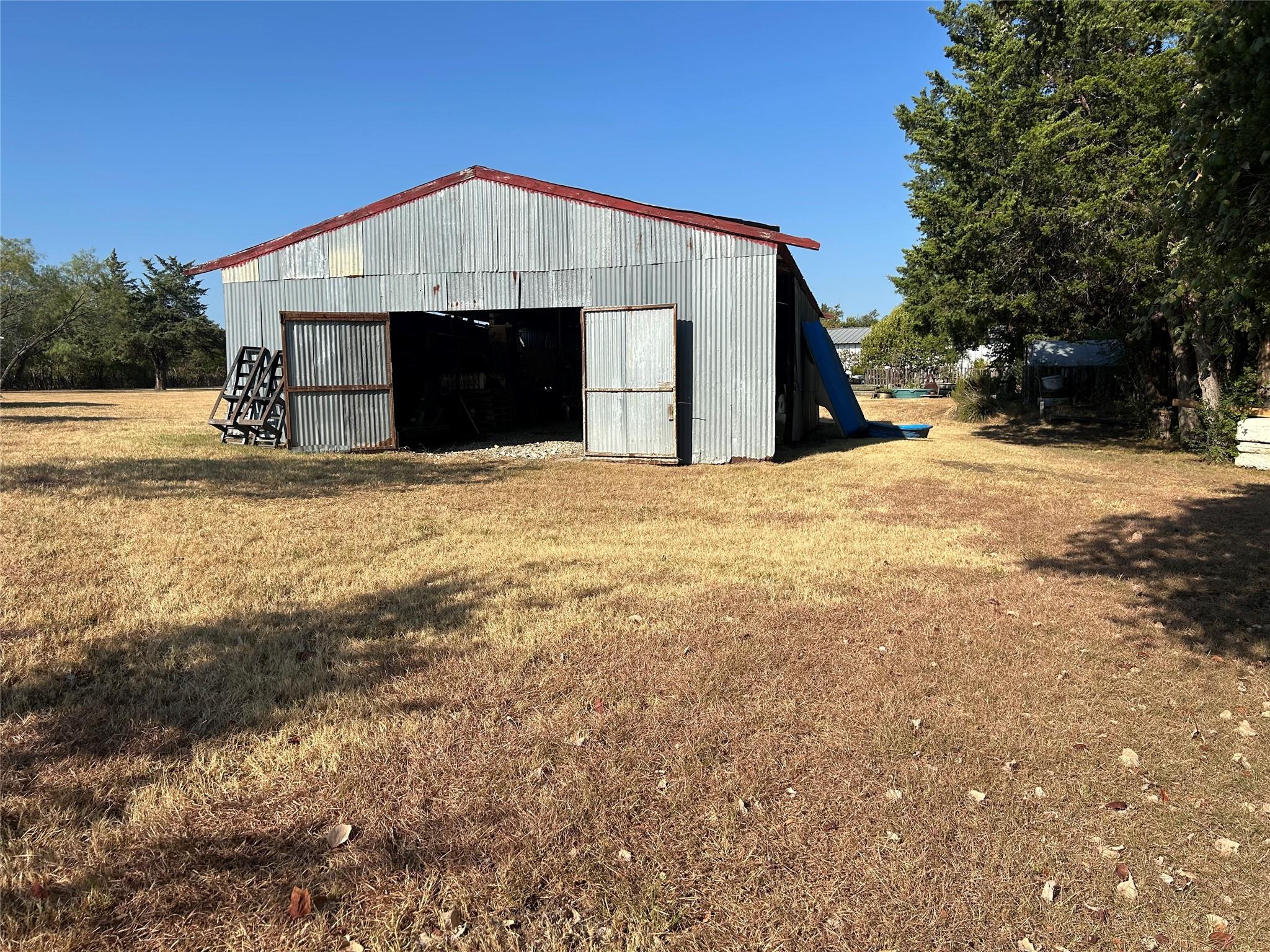main property photo 26
