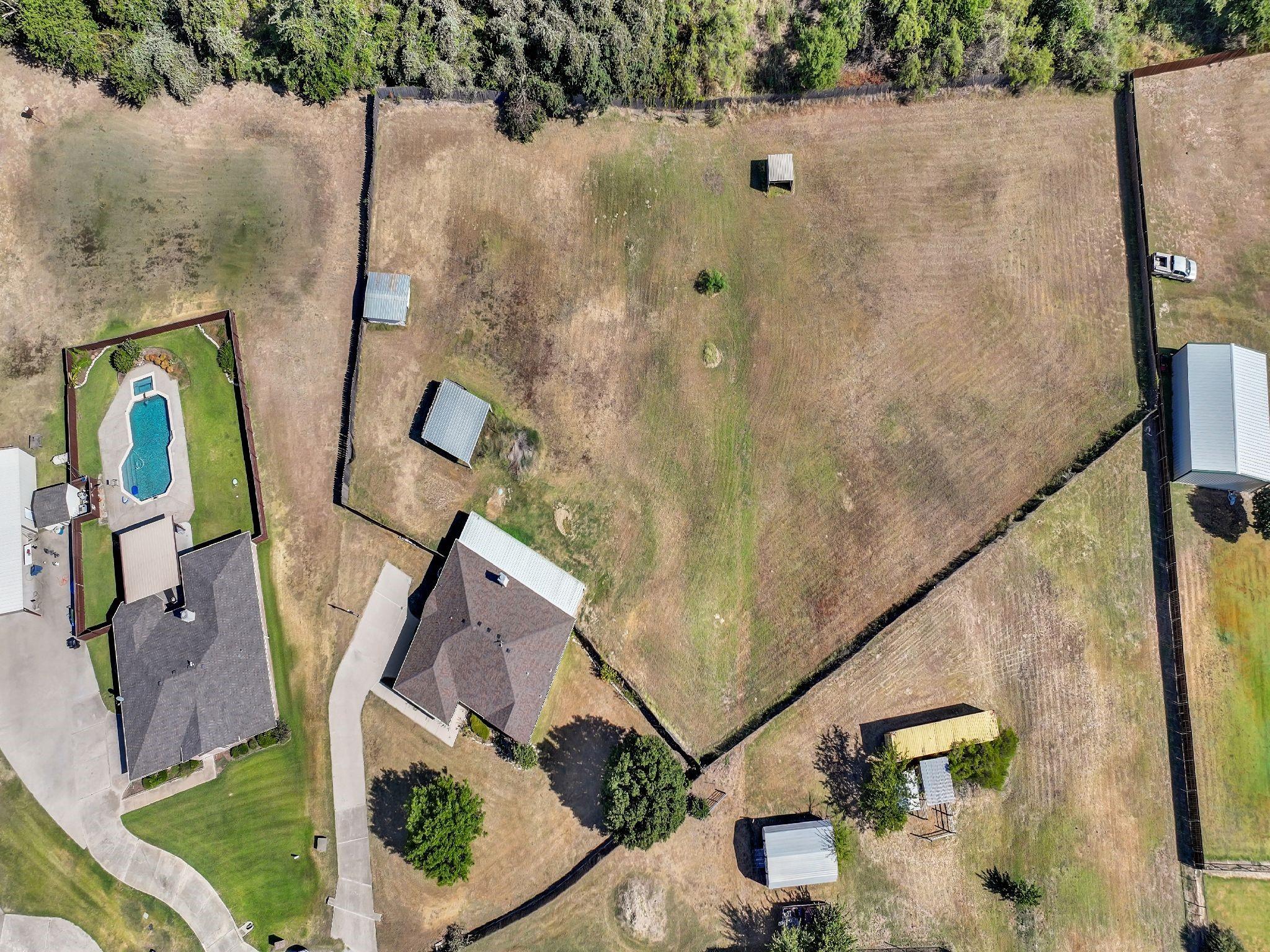 main property photo 23
