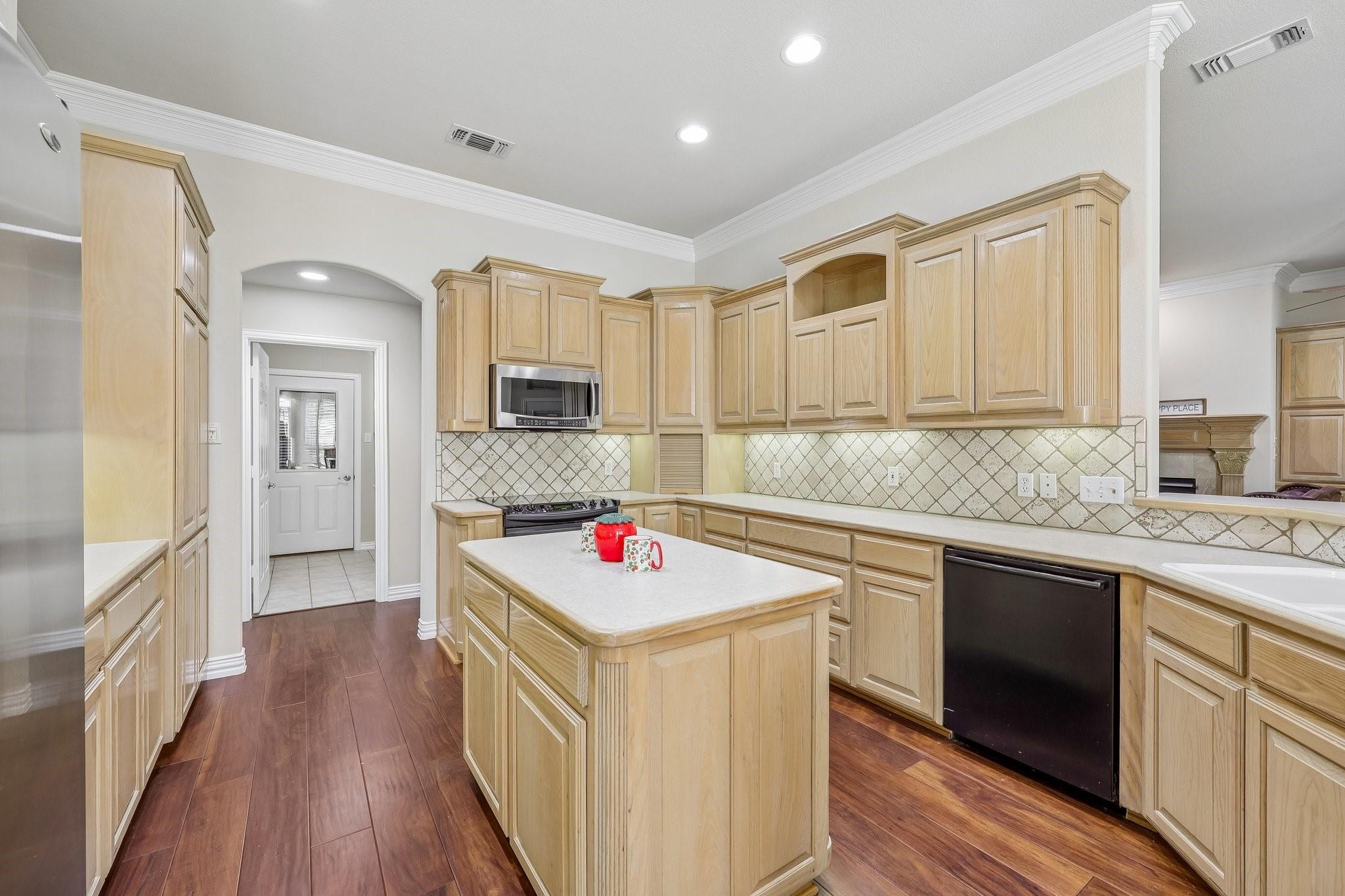 main property photo 12