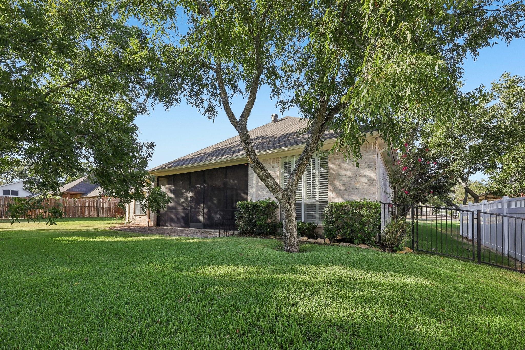 main property photo 29