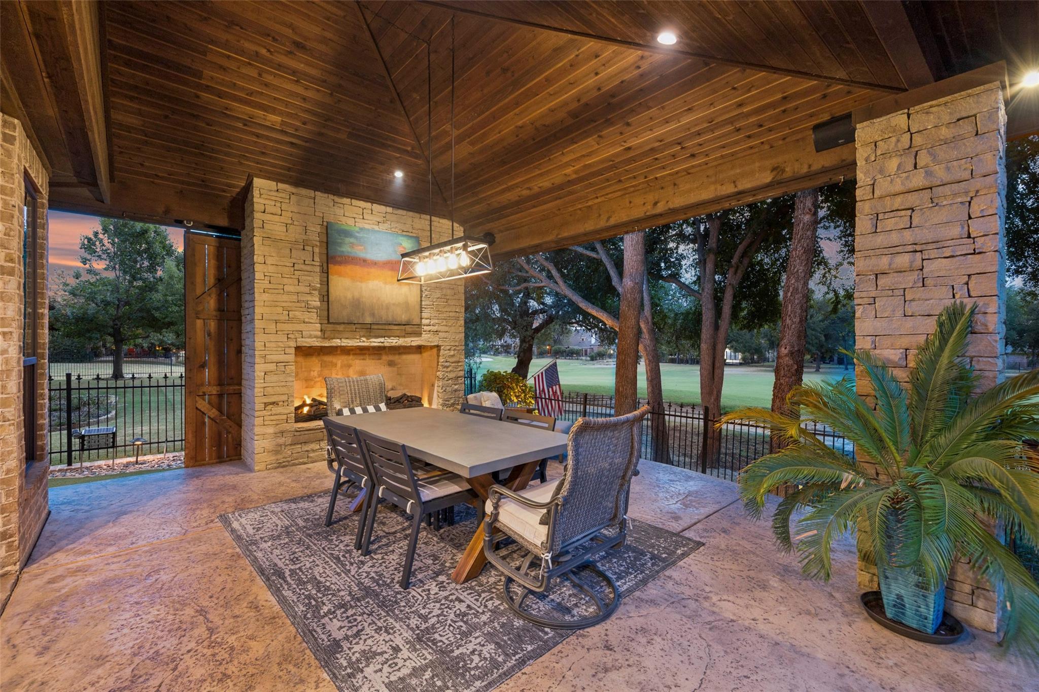 main property photo 30