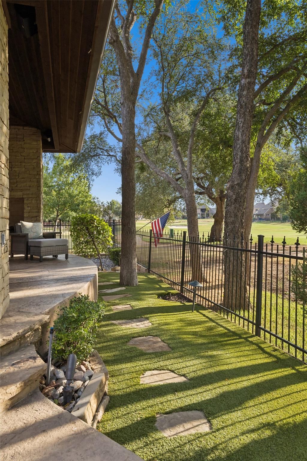main property photo 37