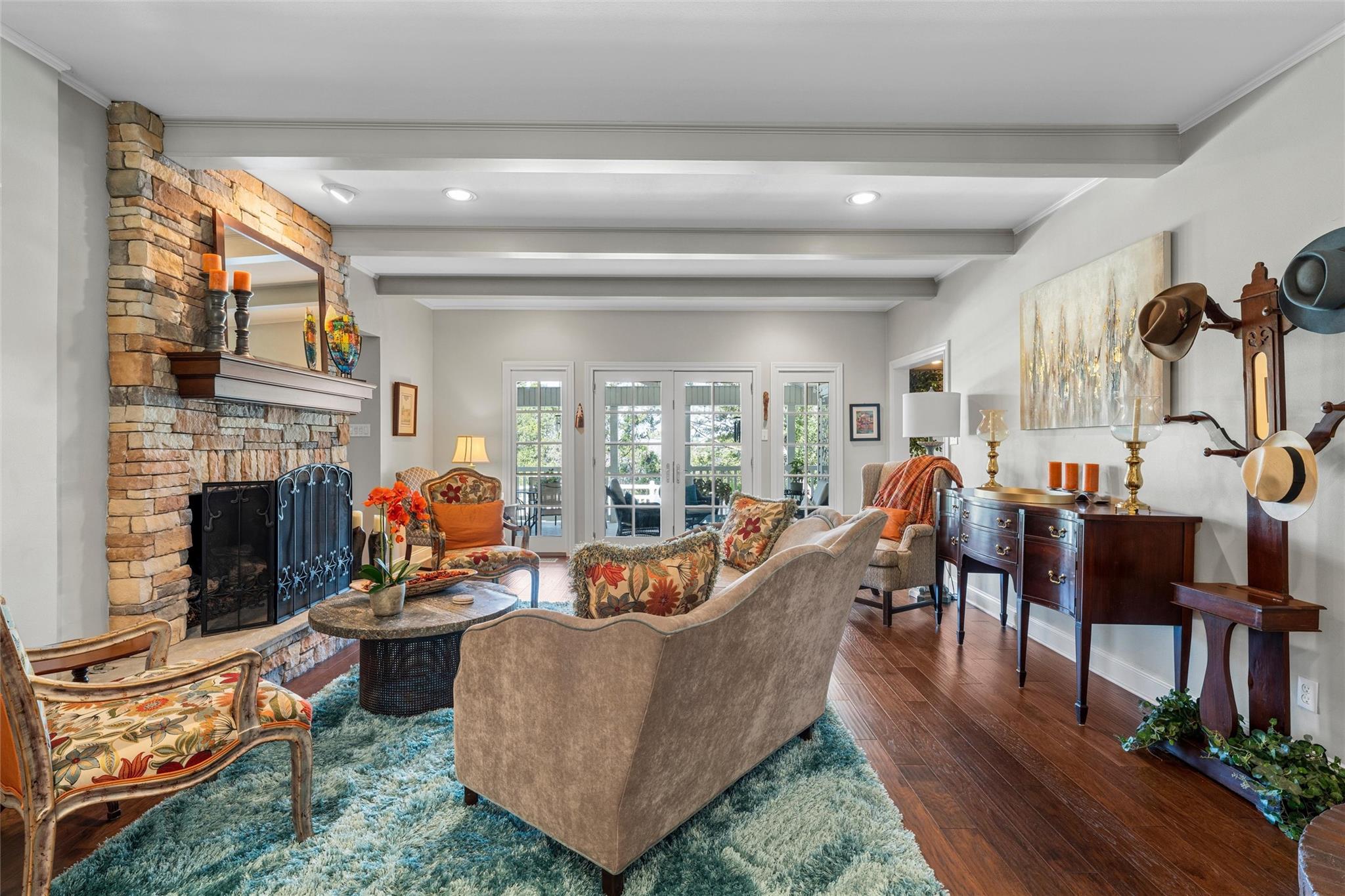 main property photo 6