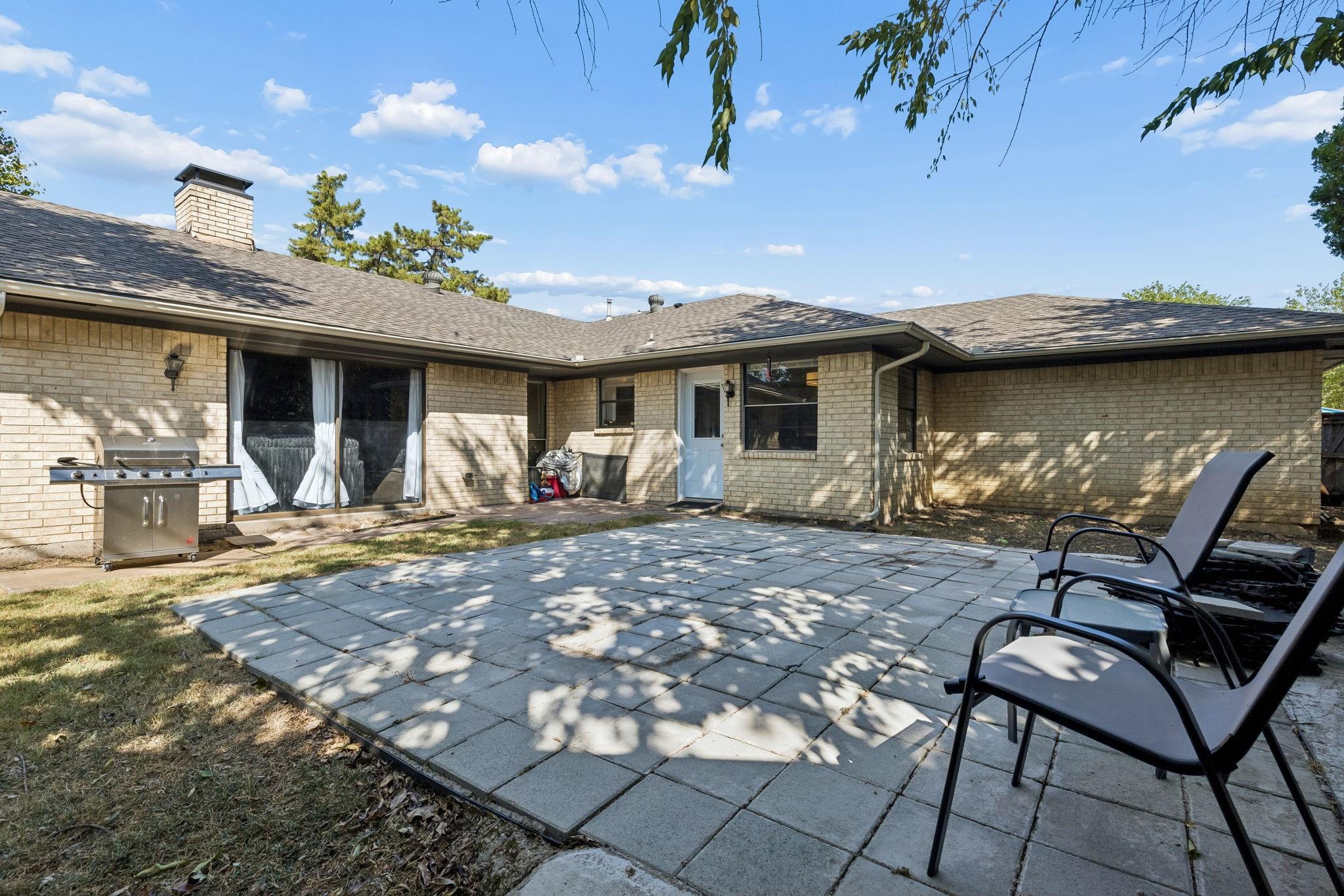 main property photo 23