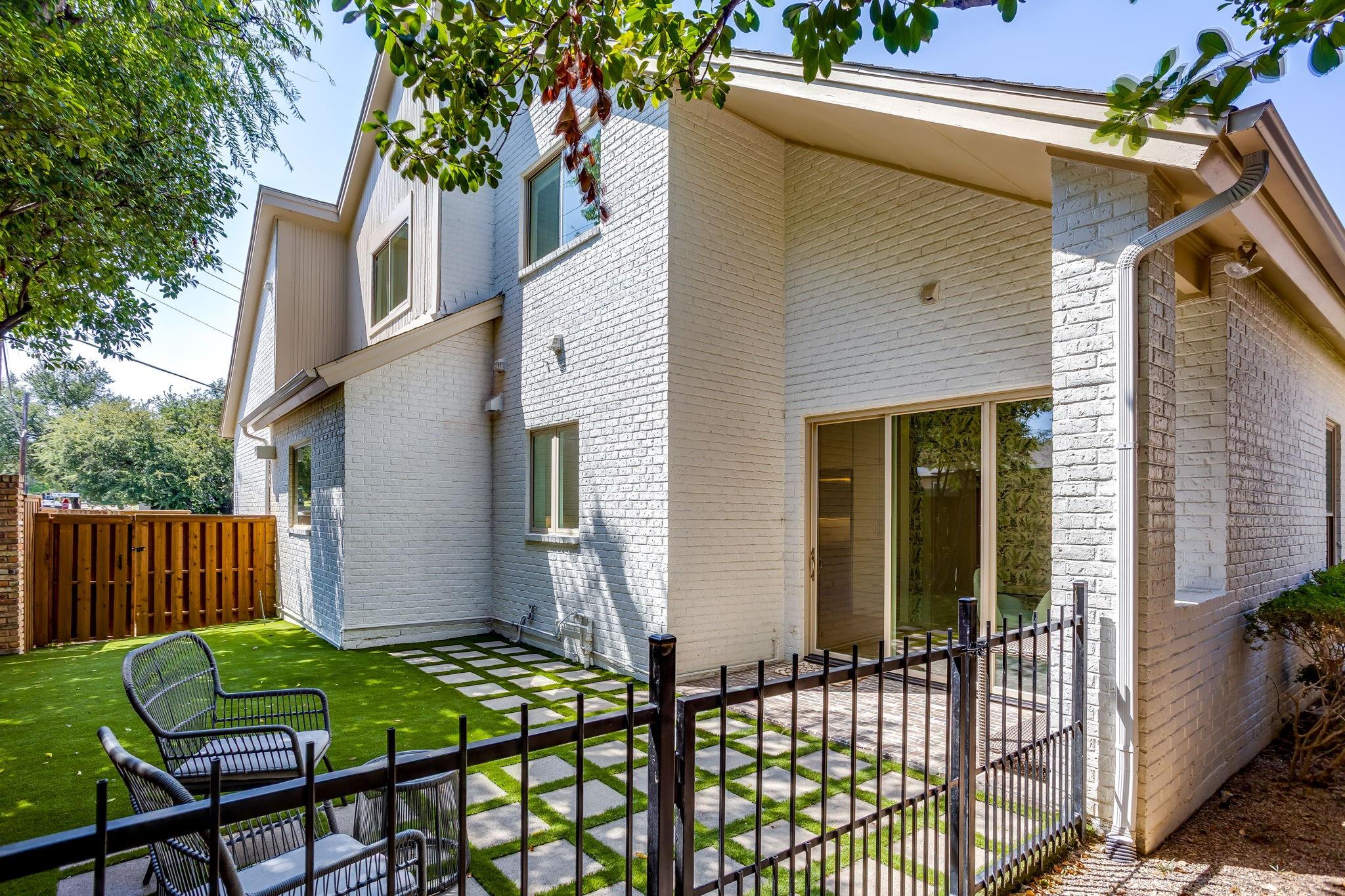 main property photo 33