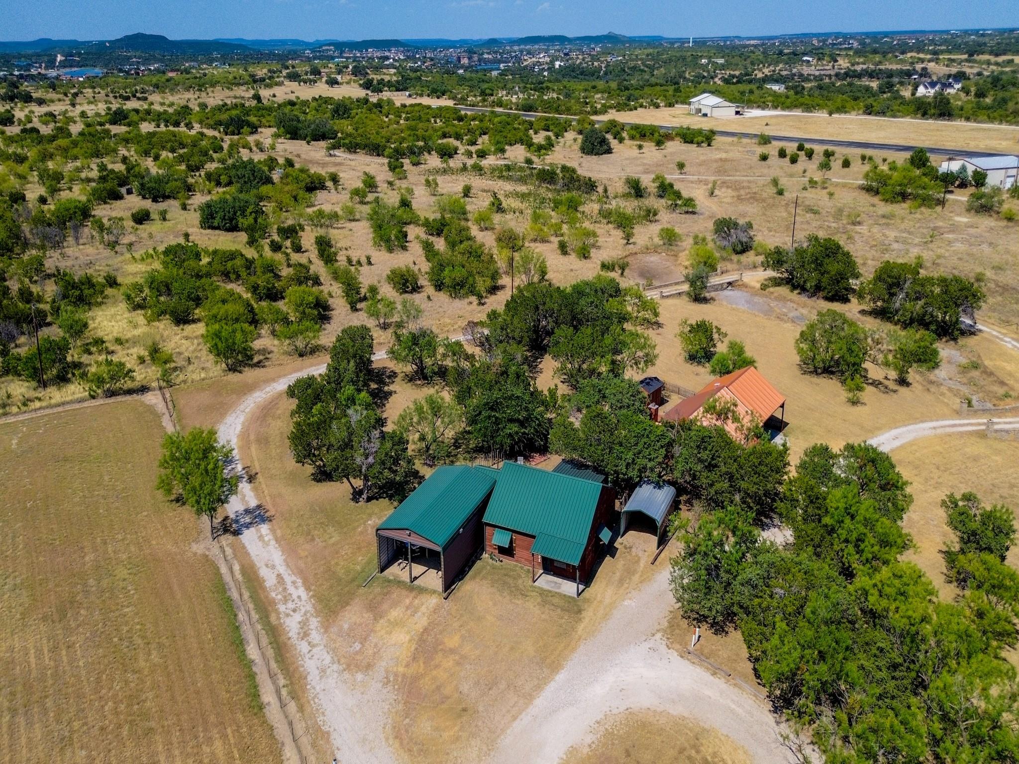 main property photo 10