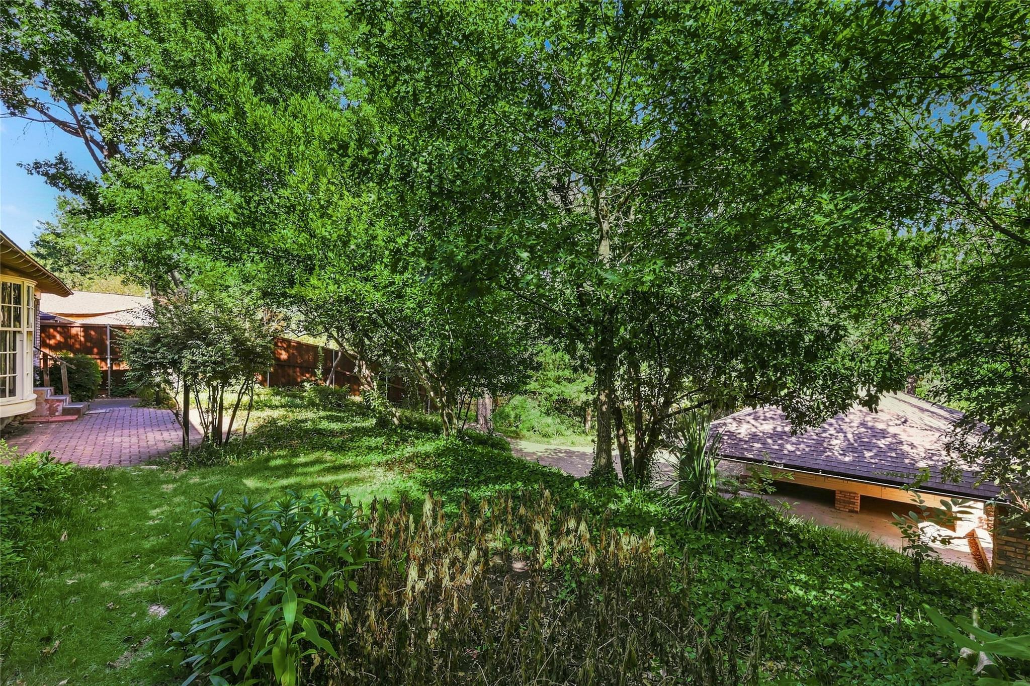 main property photo 29