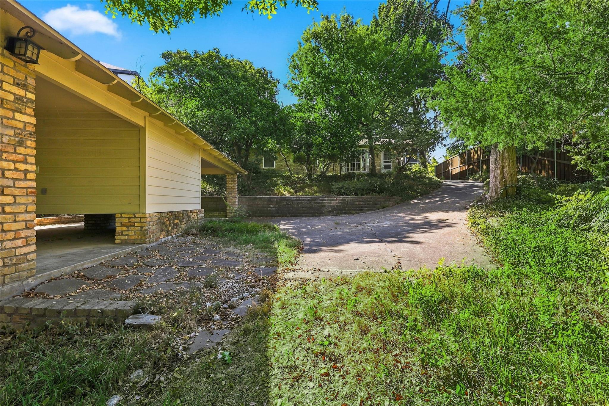 main property photo 31