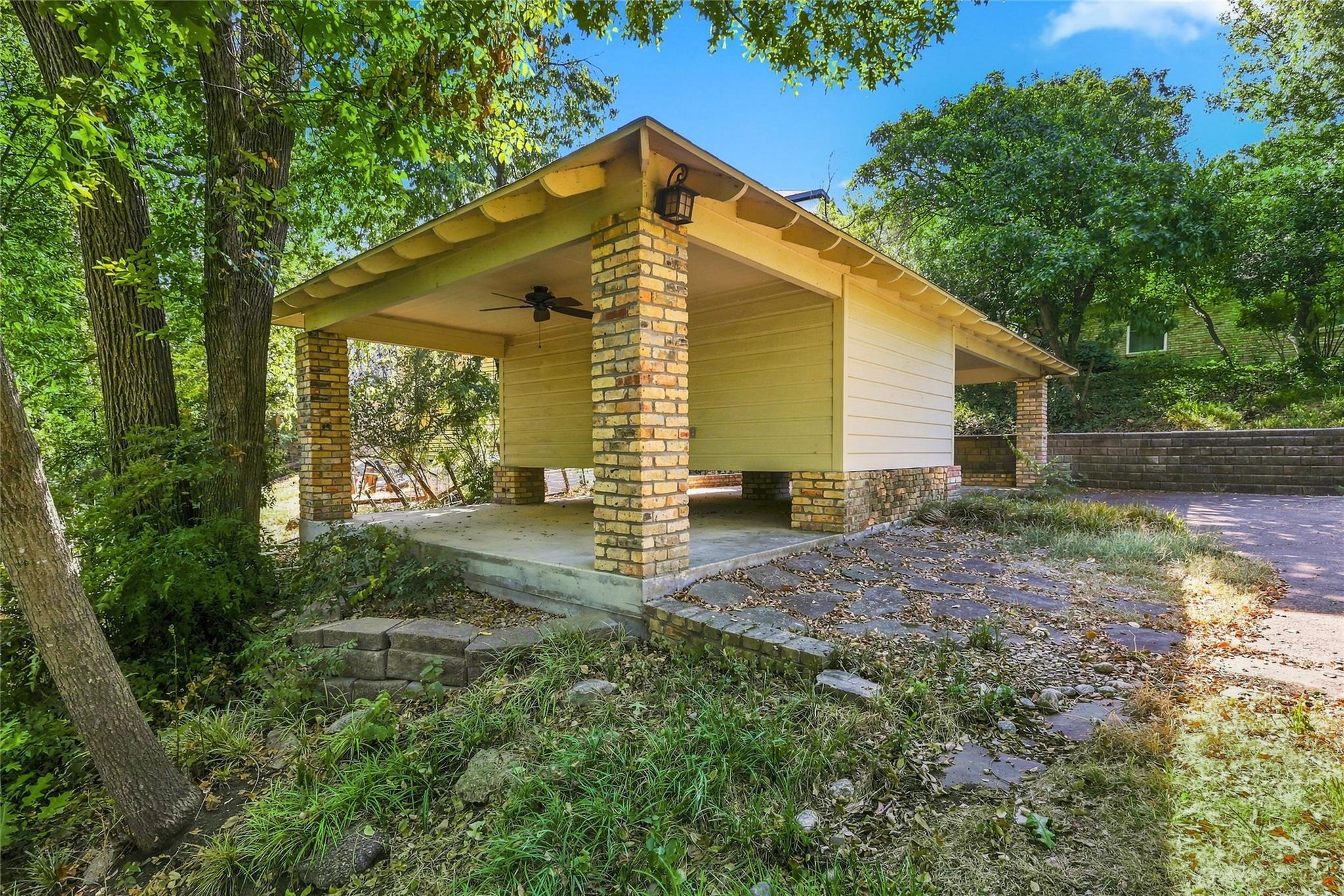 main property photo 32