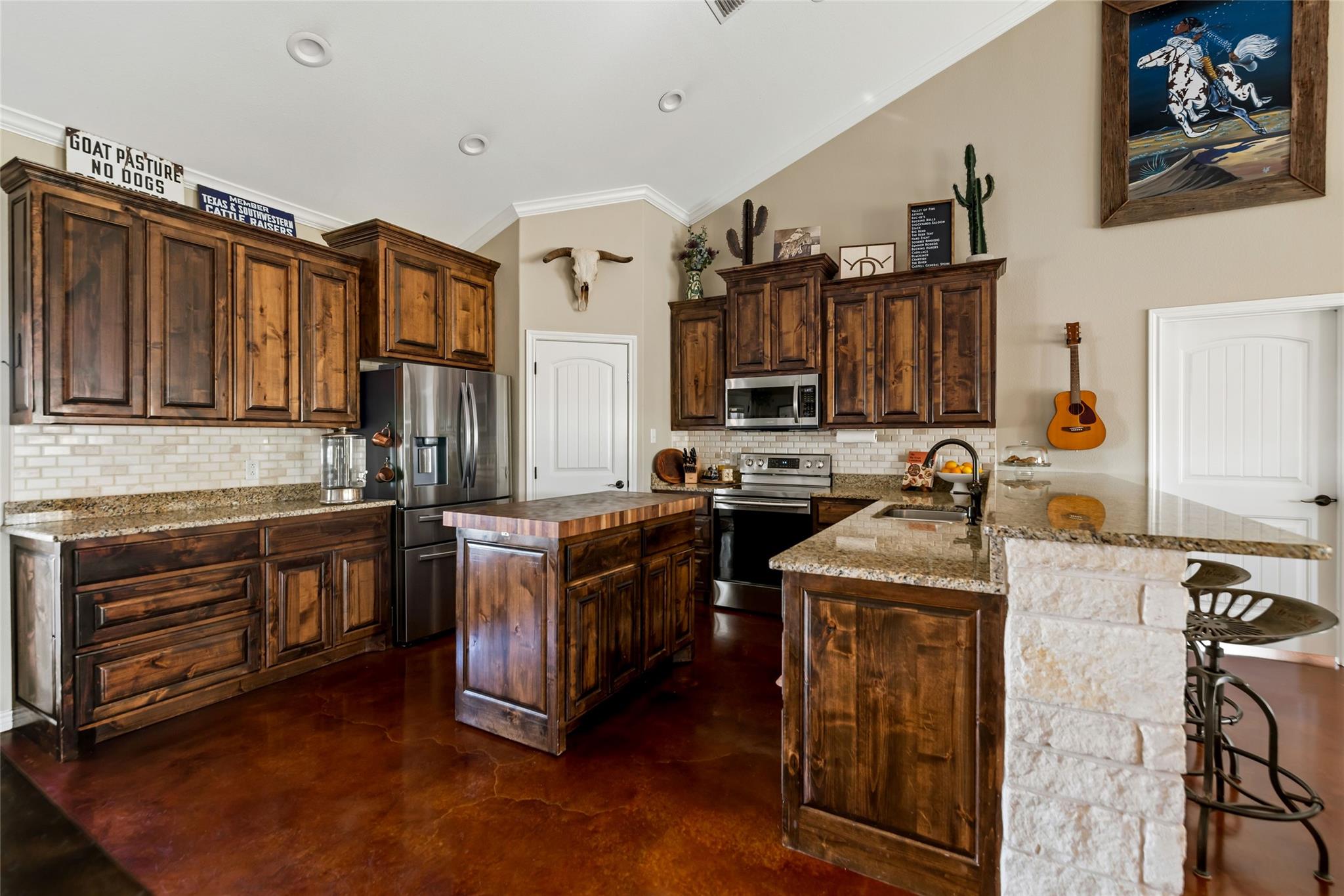 main property photo 18