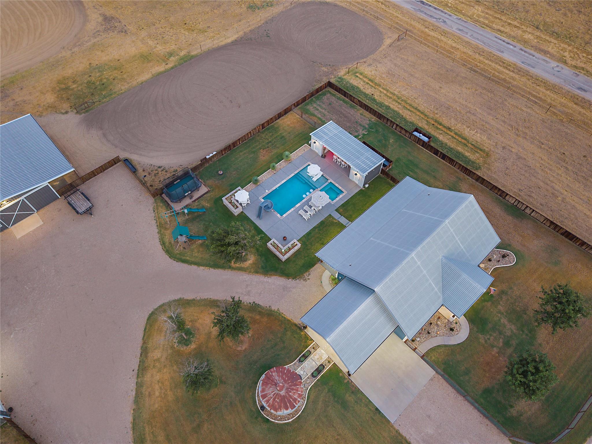 main property photo 7
