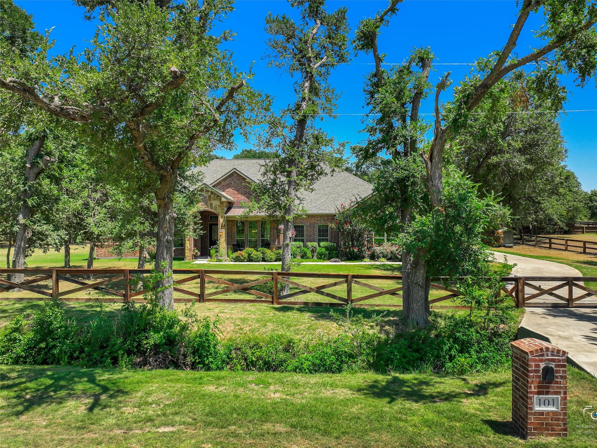 main property photo 37
