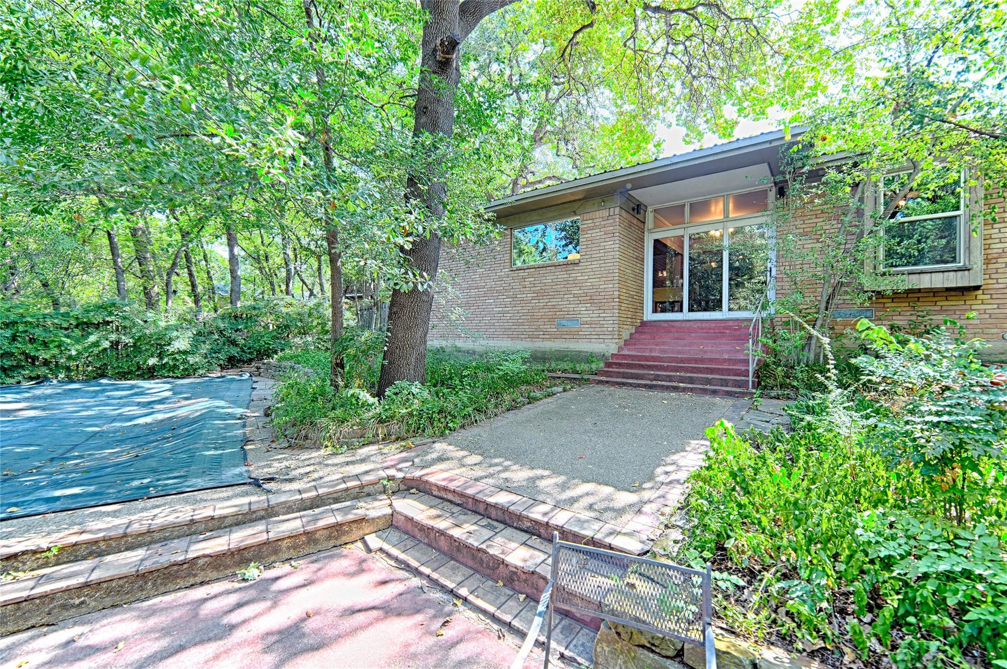 main property photo 29