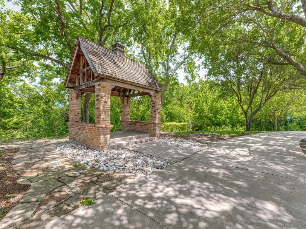 main property photo 25