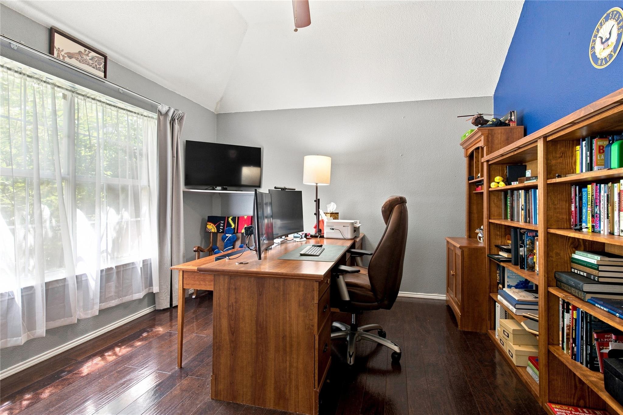 main property photo 16