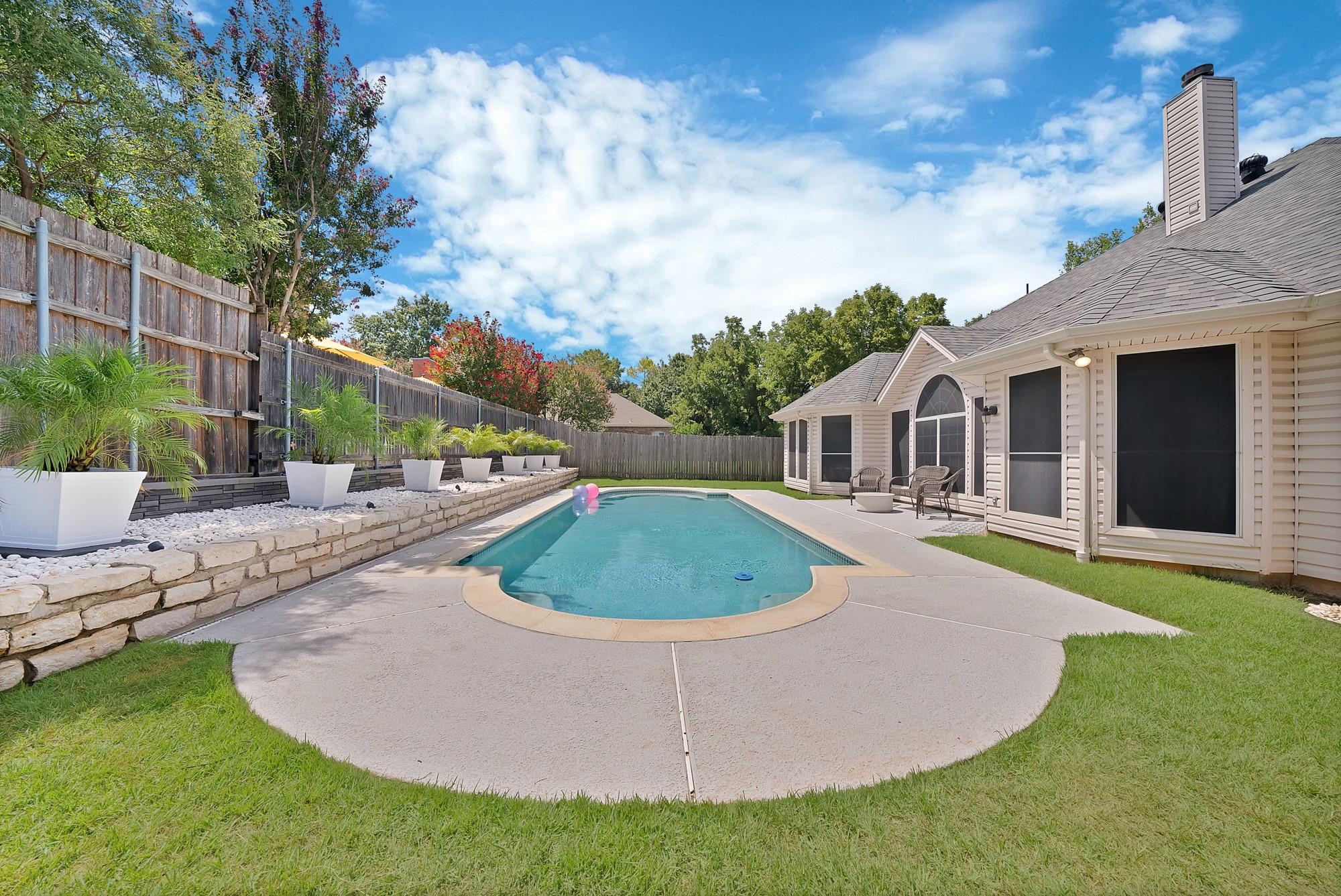 main property photo 22